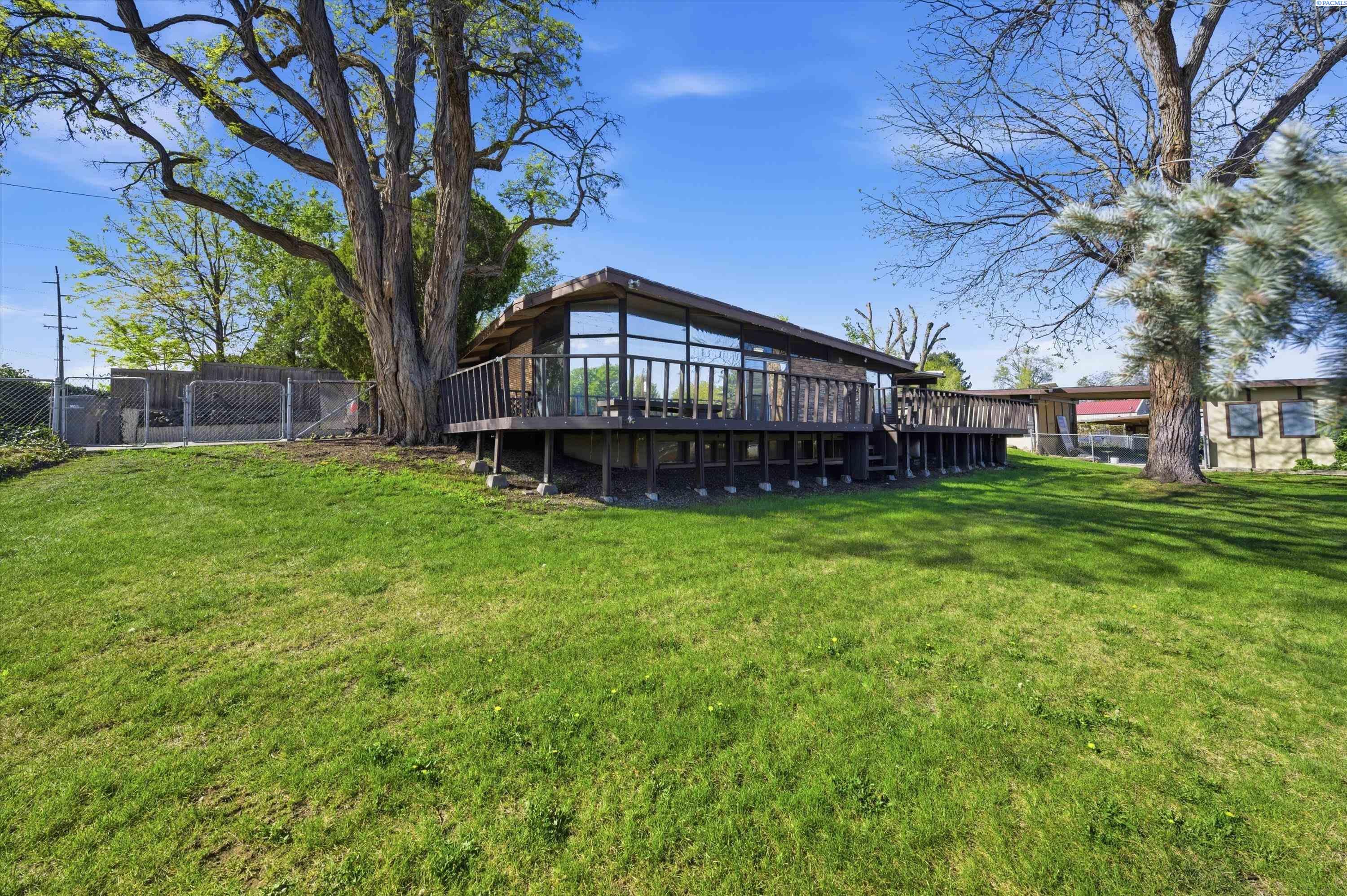 706 S Morain St, Kennewick, WA 99336