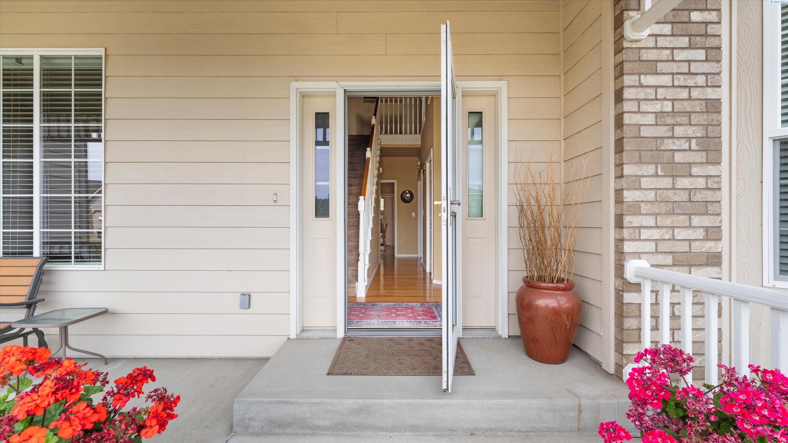 4102 S Keller St, Kennewick, WA 99337