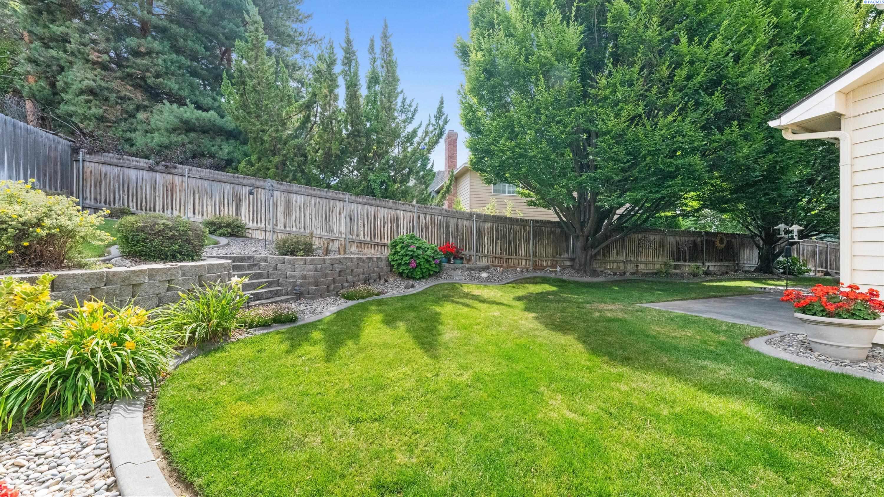 4102 S Keller St, Kennewick, WA 99337