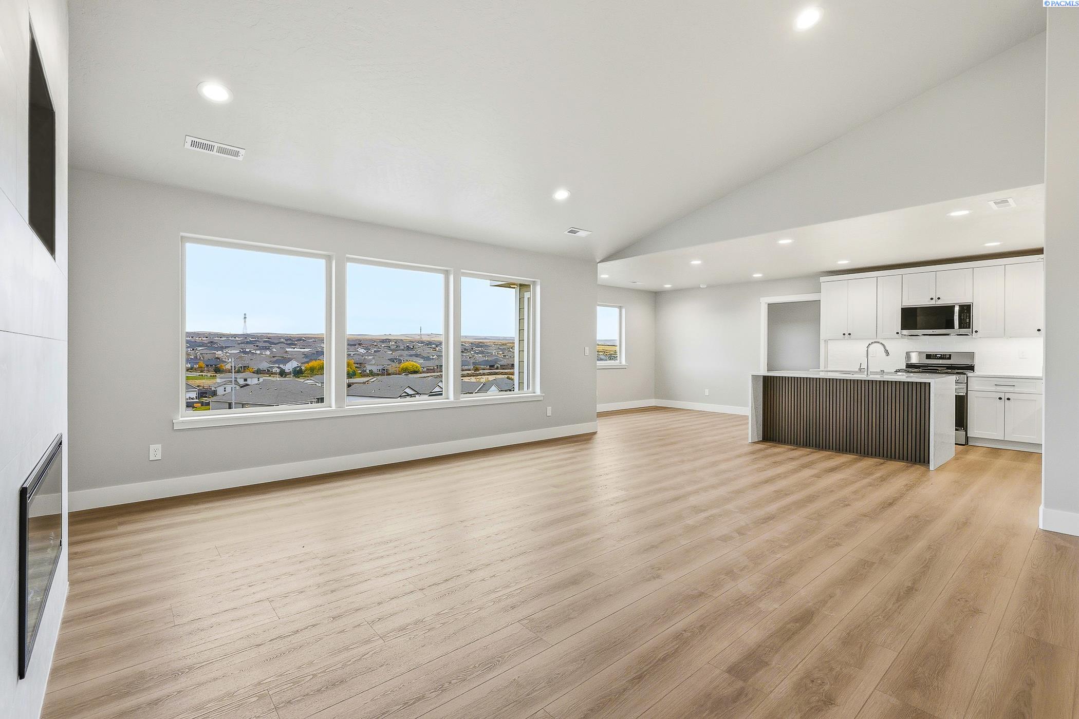 6521 W 29th Ct, Kennewick, WA 99338