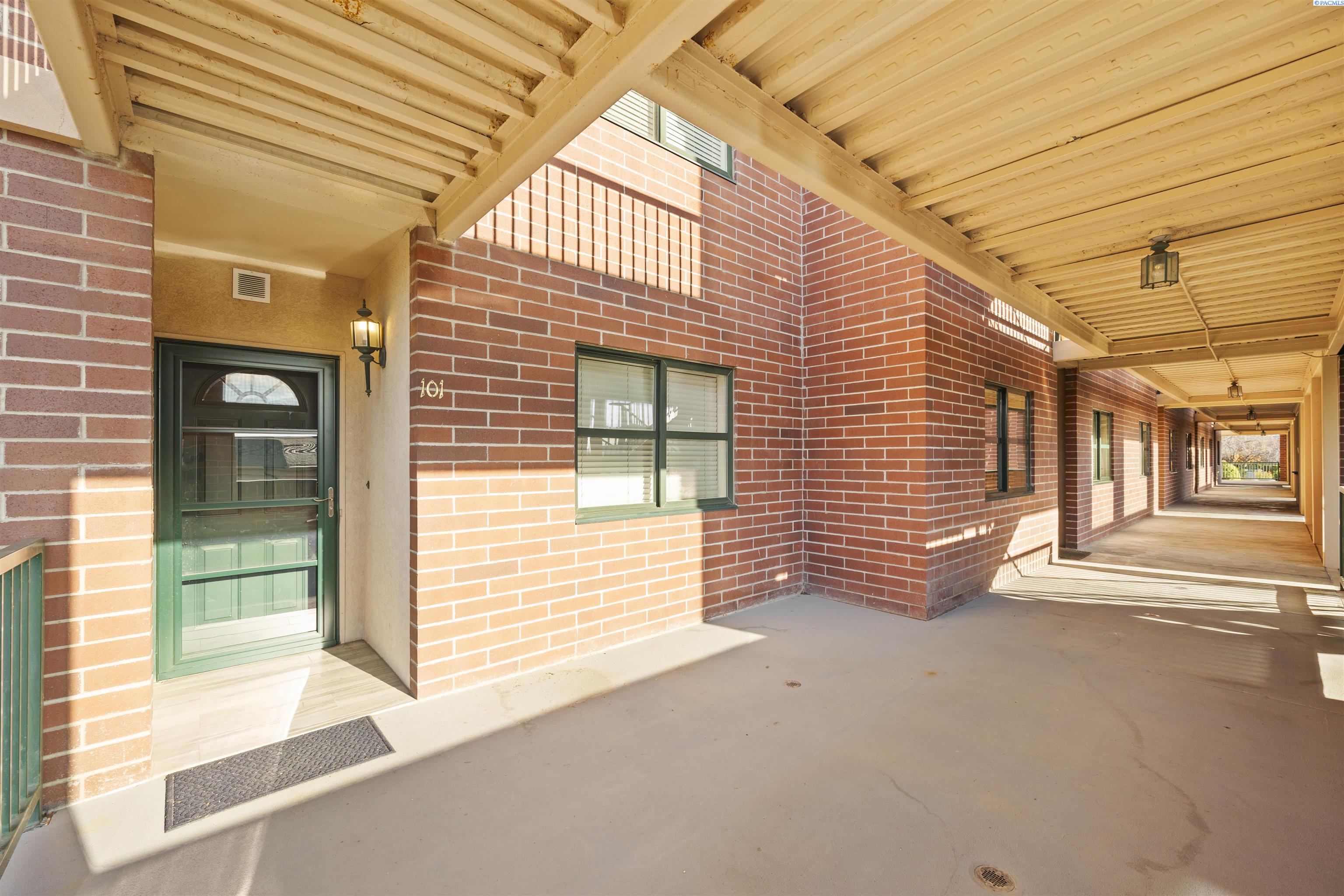 300 Columbia Point Dr Unit D101 #D101, Richland, WA 99352