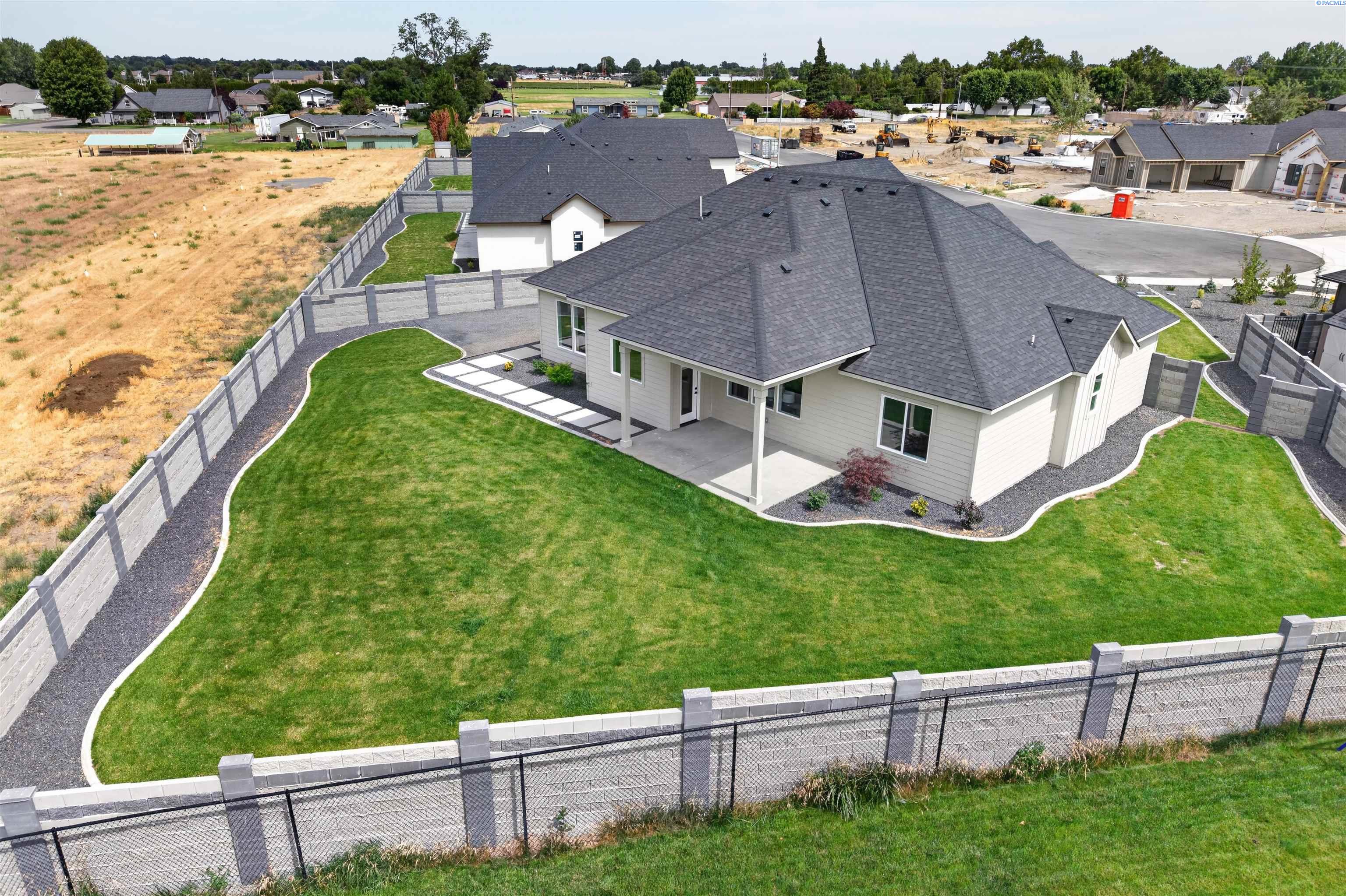 7713 Allison Ct, Pasco, WA 99301