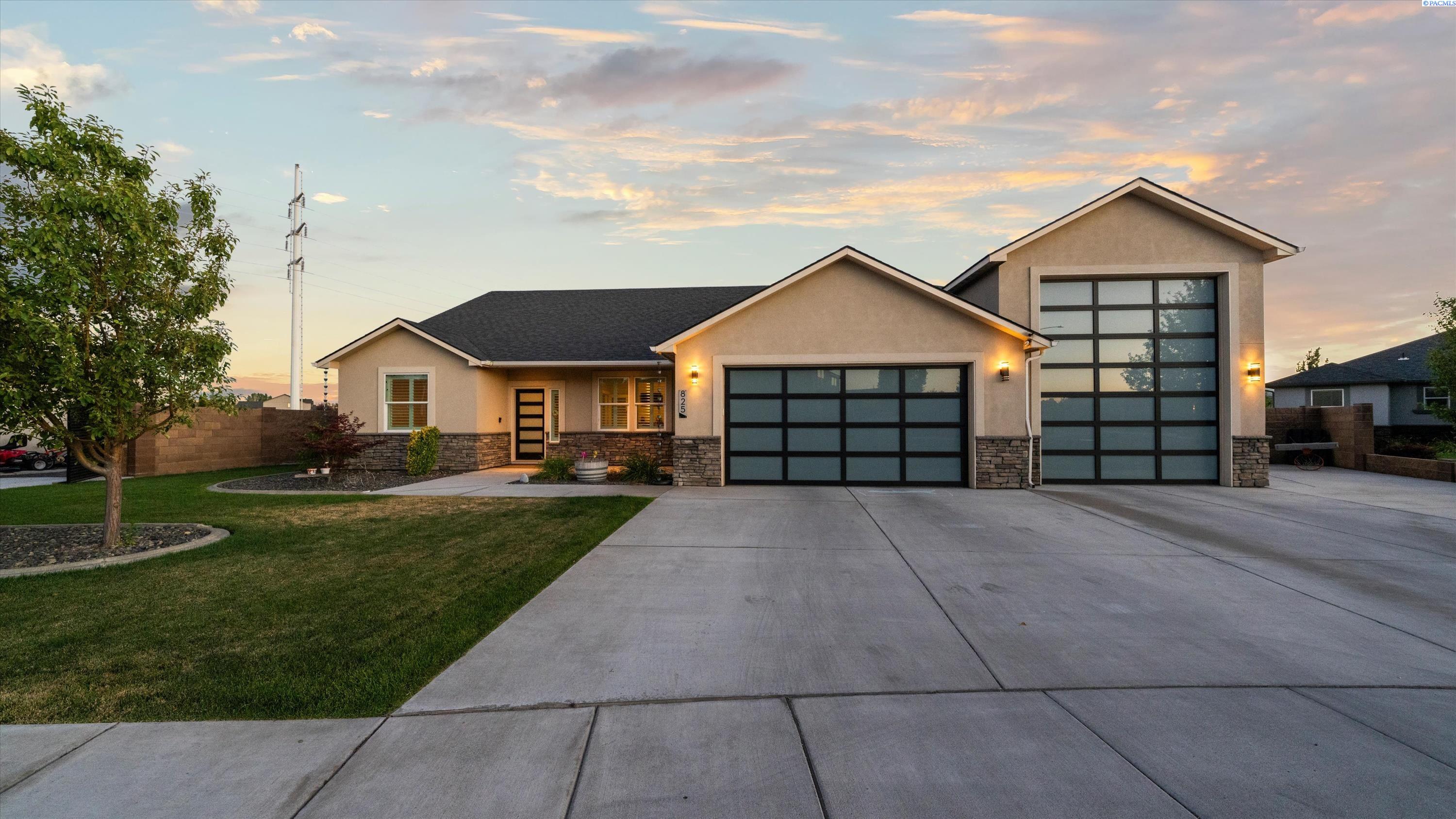 825 Meadow Dr S, Richland, WA 99352