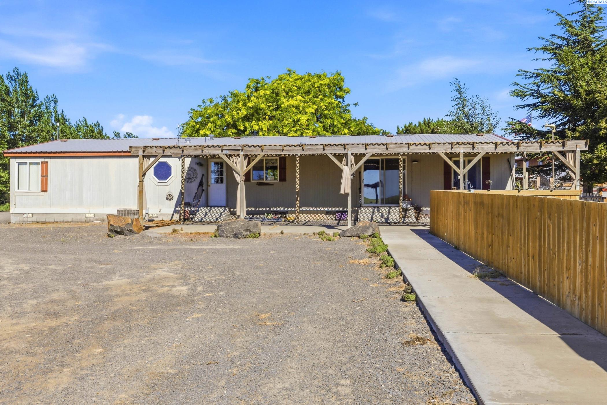 315 Monument Dr, Burbank, WA 99323