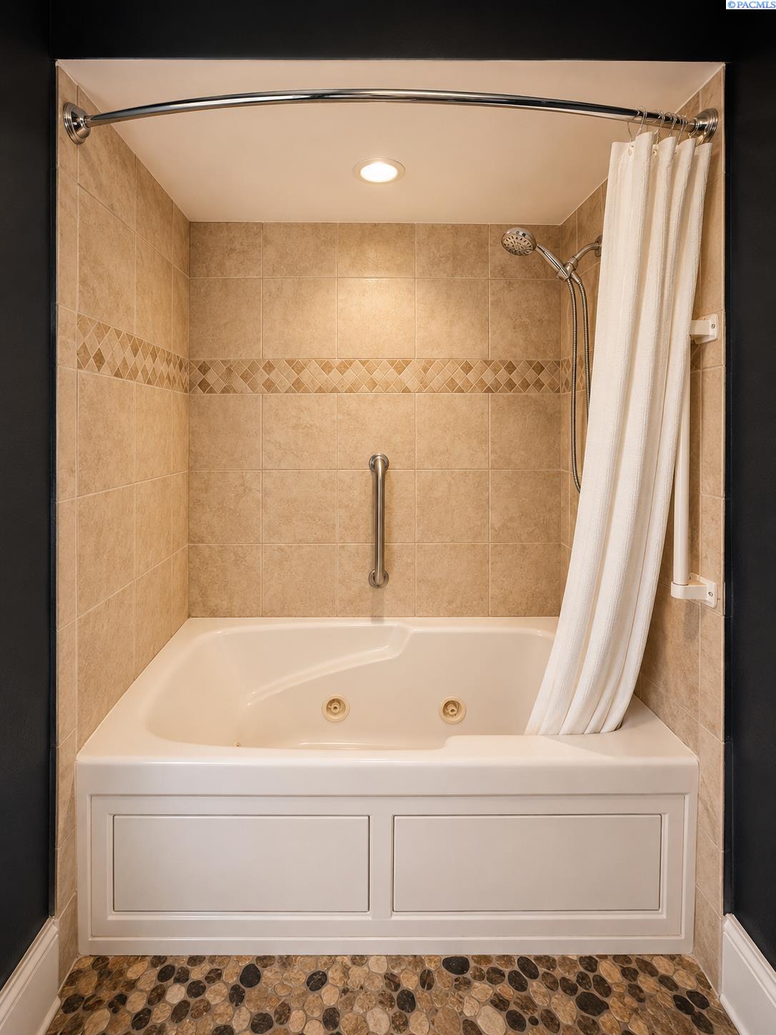 1814 W 11th Ave, Kennewick, WA 99337