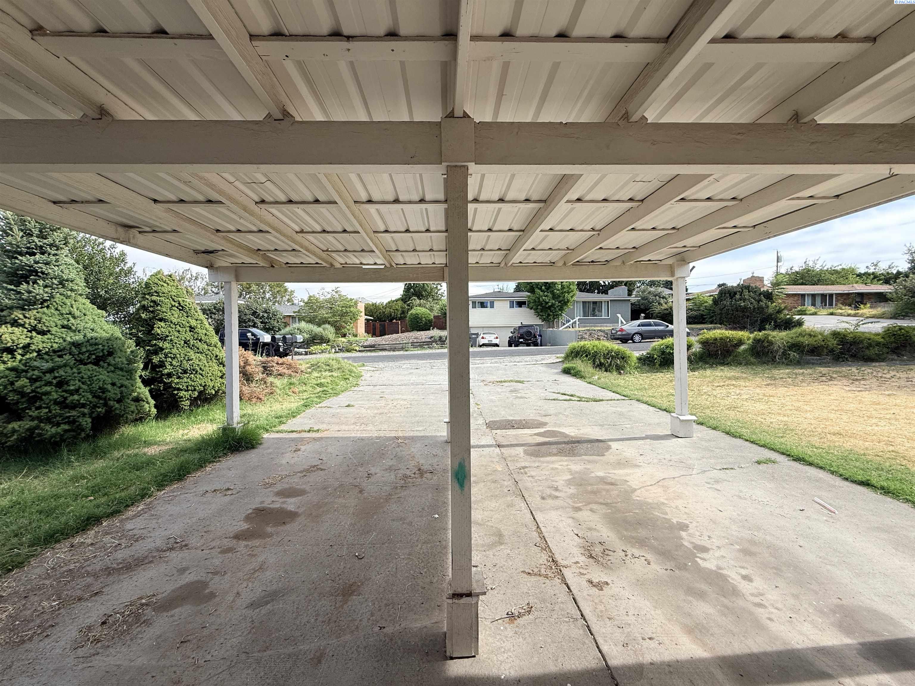 1814 W 11th Ave, Kennewick, WA 99337