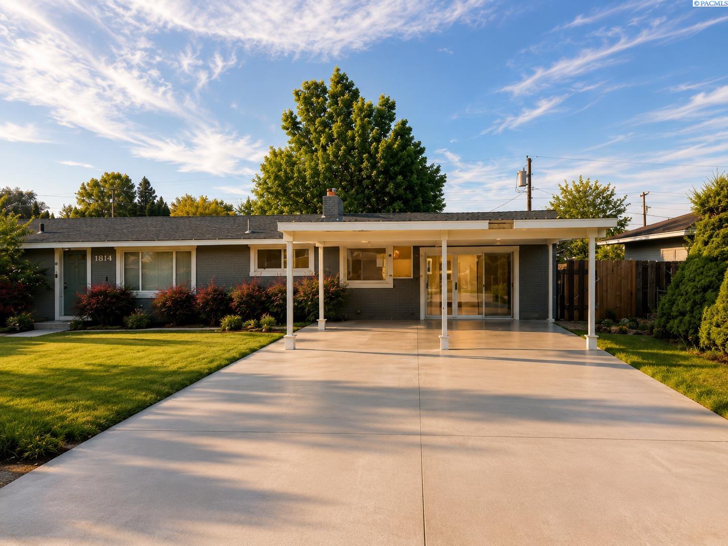 1814 W 11th Ave, Kennewick, WA 99337