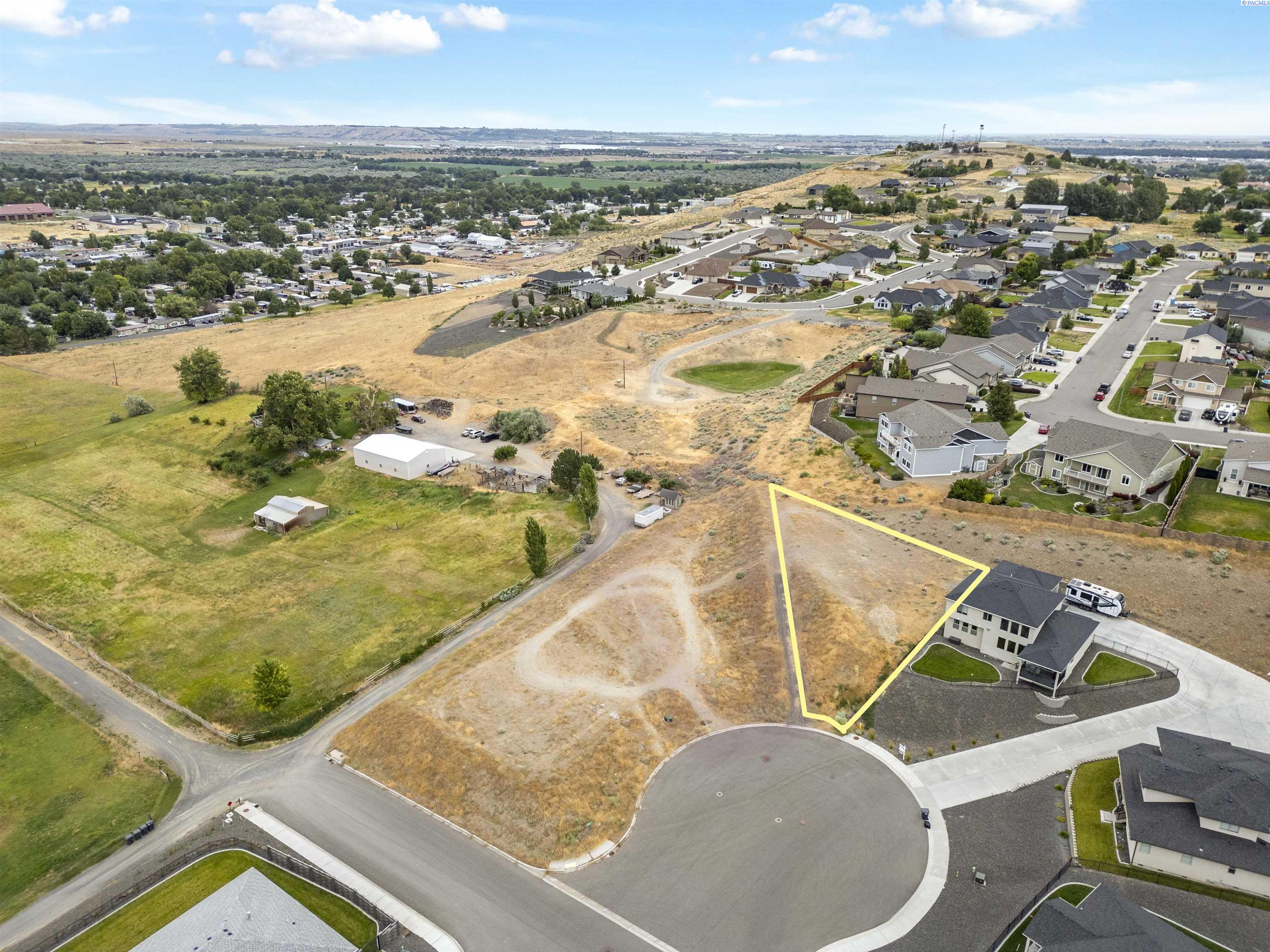 6560 Caspian Pl, West Richland, WA 99353