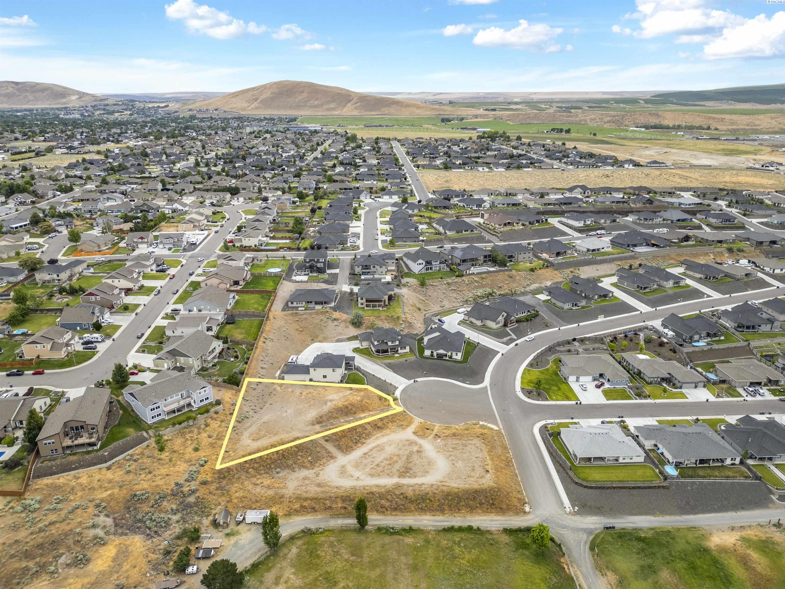 6560 Caspian Pl, West Richland, WA 99353