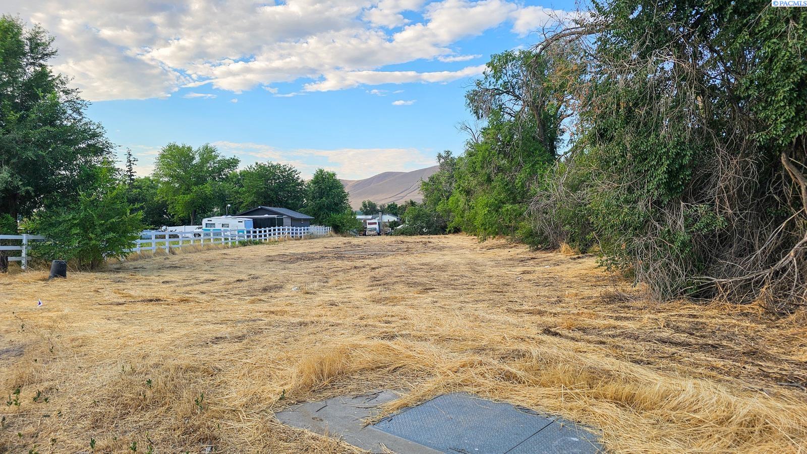 NKA Grace Ct, Benton City, WA 99320