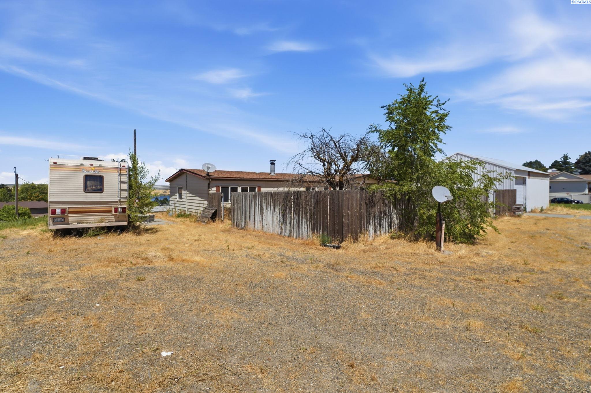 273 Harbor Blvd, Burbank, WA 99323