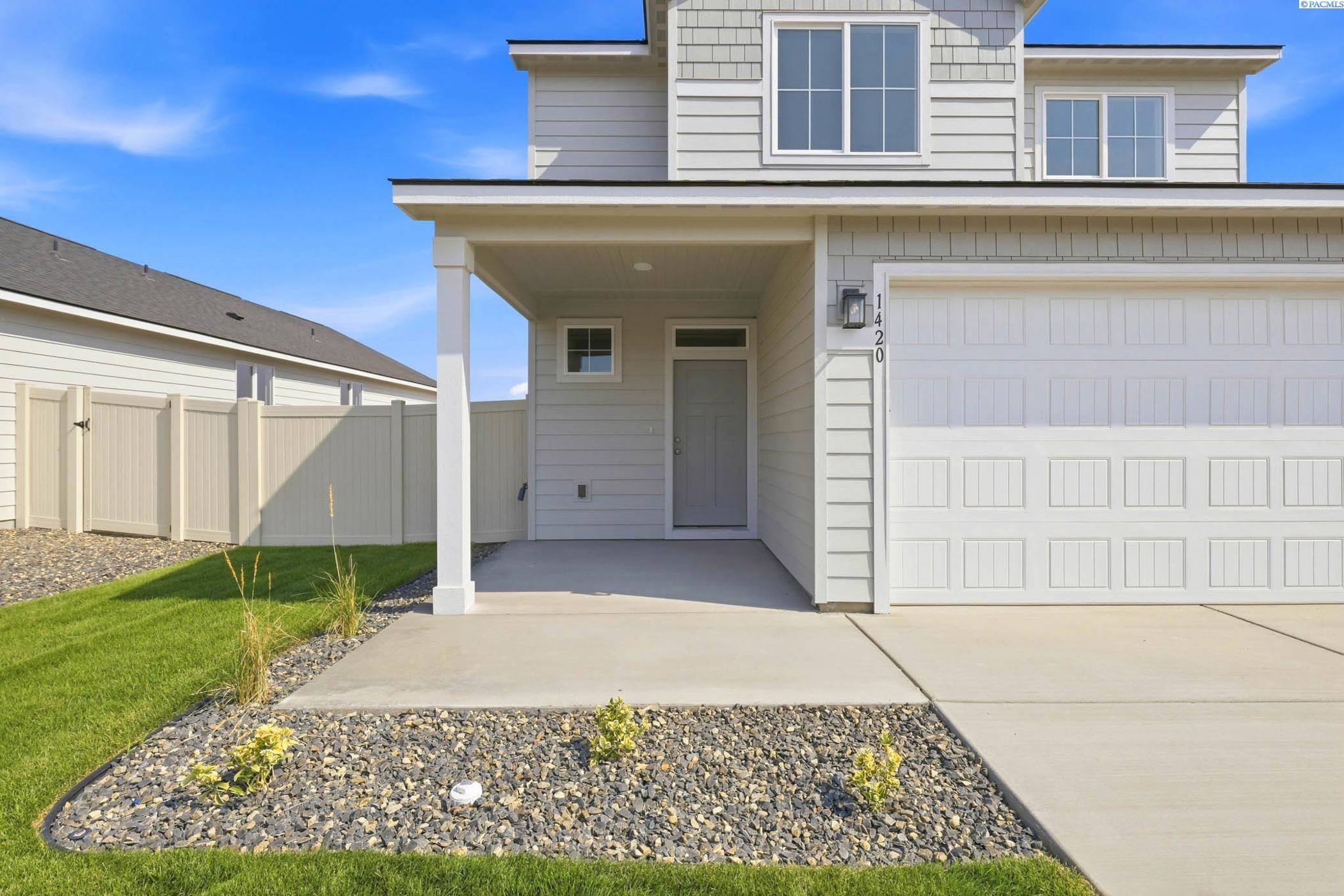 1420 Lena Ave, Benton City, WA 99320