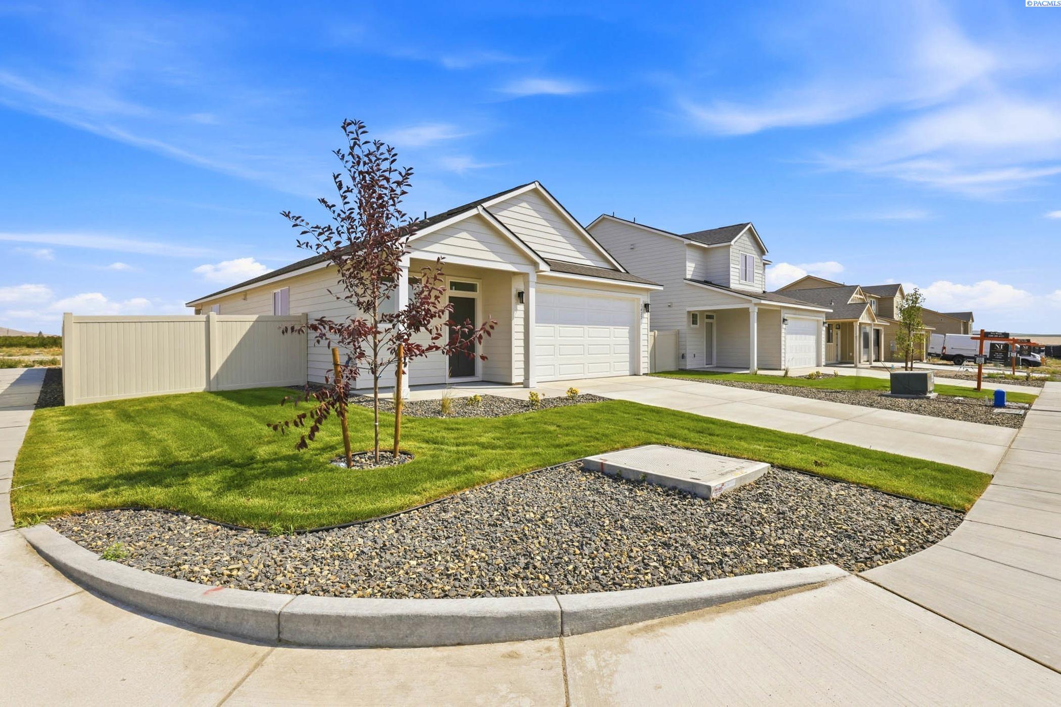 1422 Lena Ave, Benton City, WA 99320