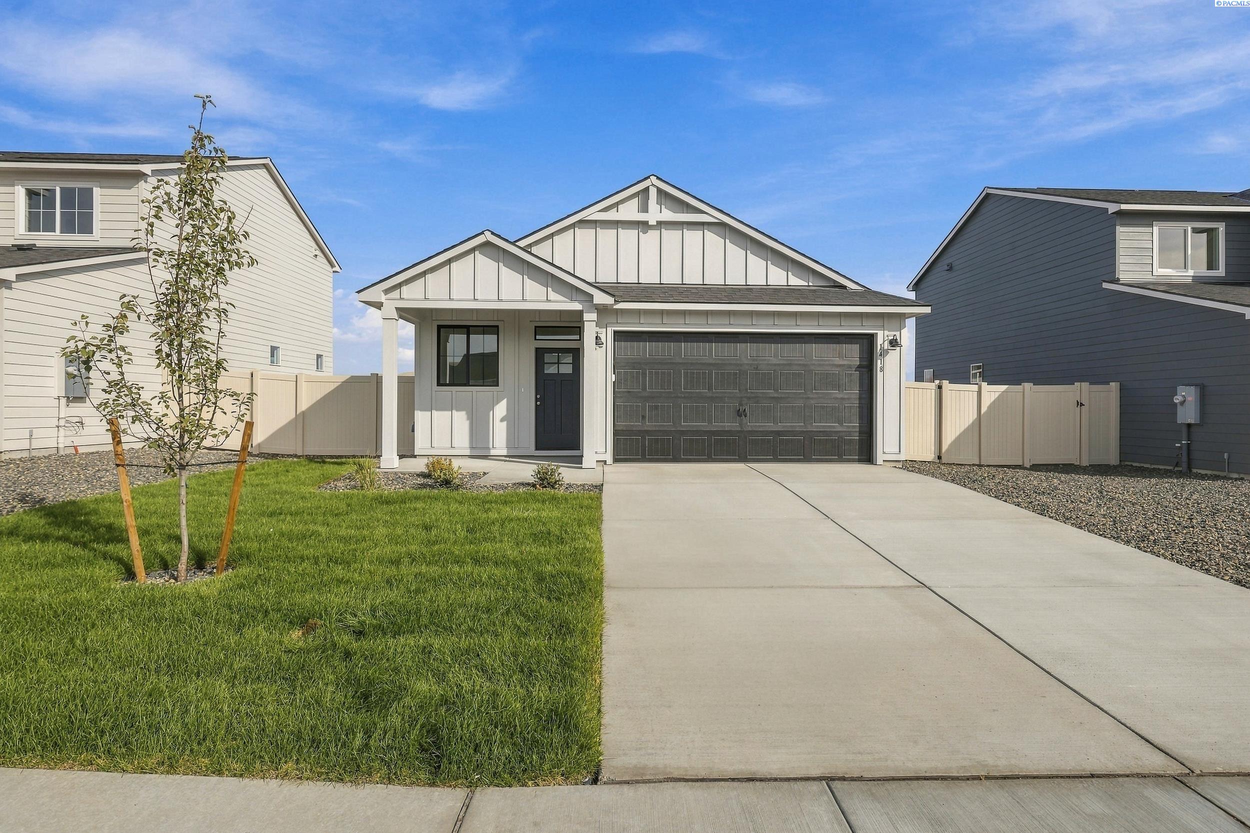 1418 Lena Ave, Benton City, WA 99320