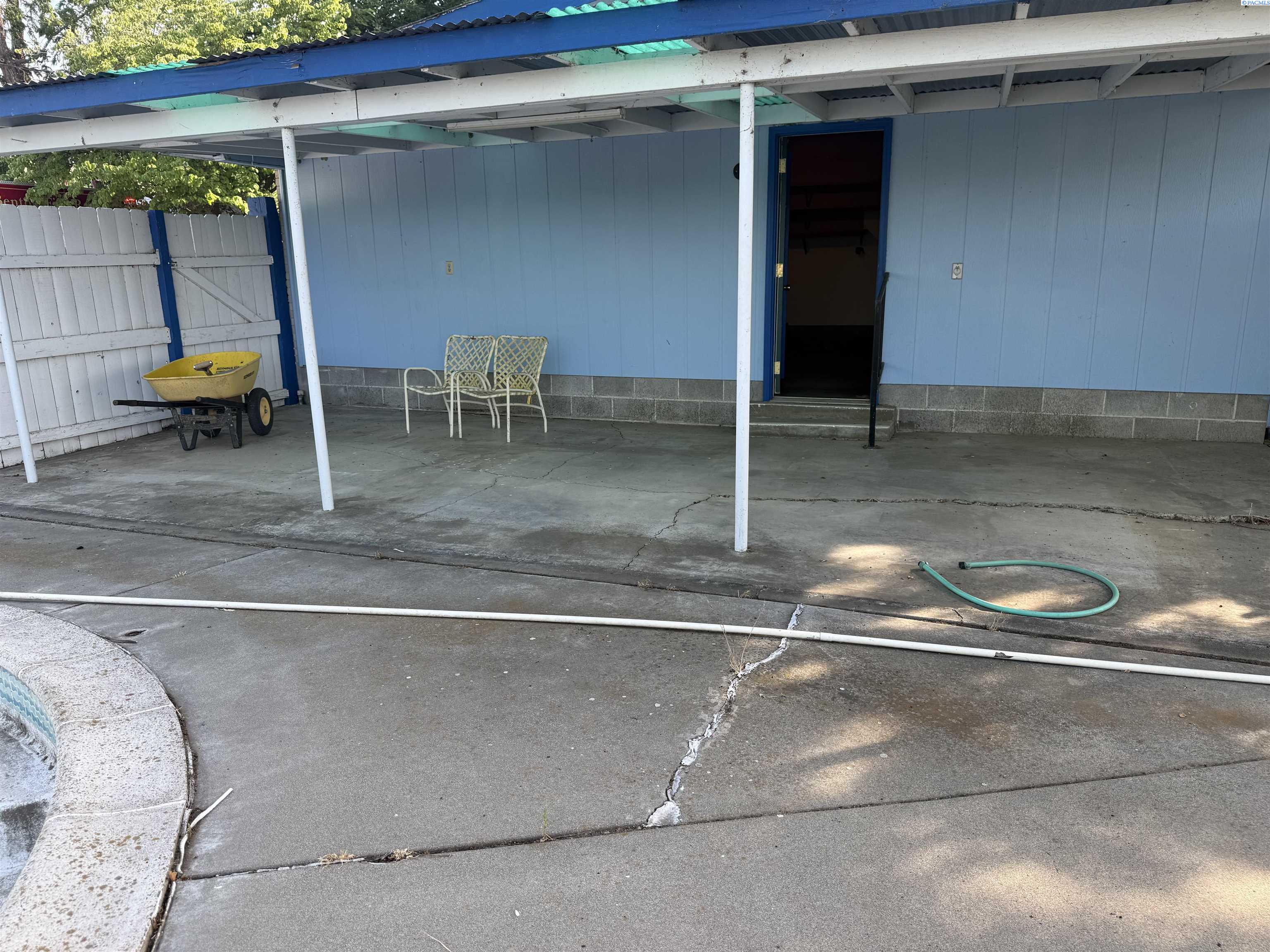 1425 Riverside Dr, Prosser, WA 99350