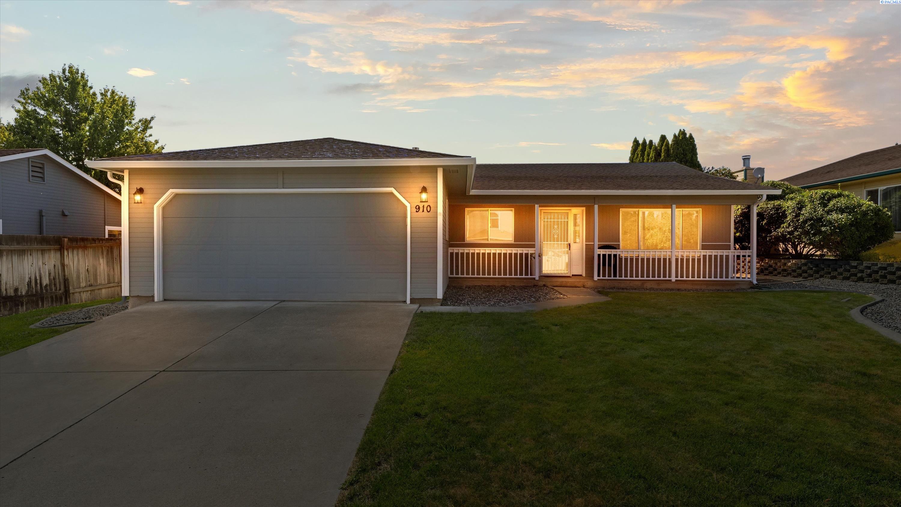 910 S Arthur, Kennewick, WA 99336
