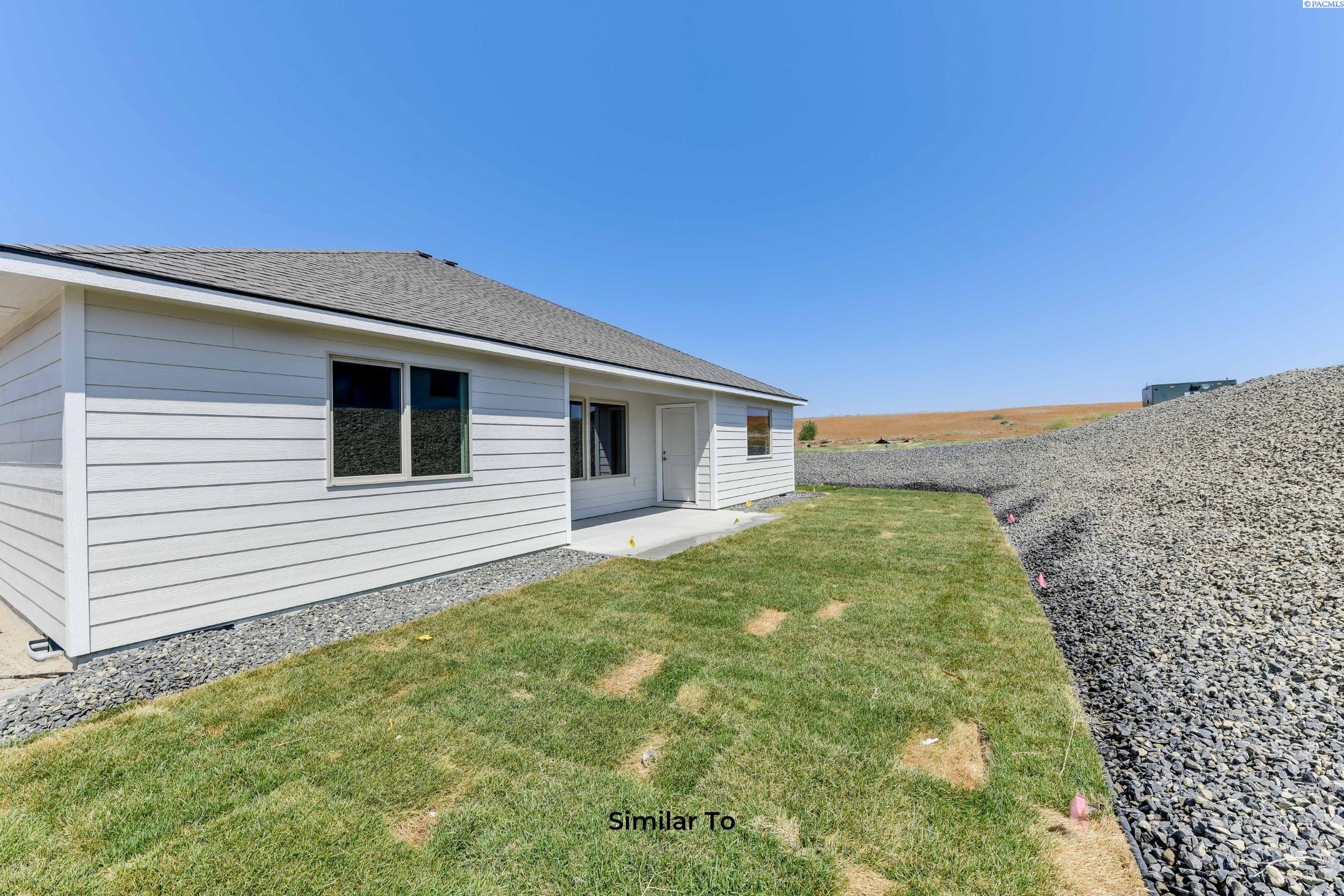 716 Honeylicious St, Richland, WA 99352