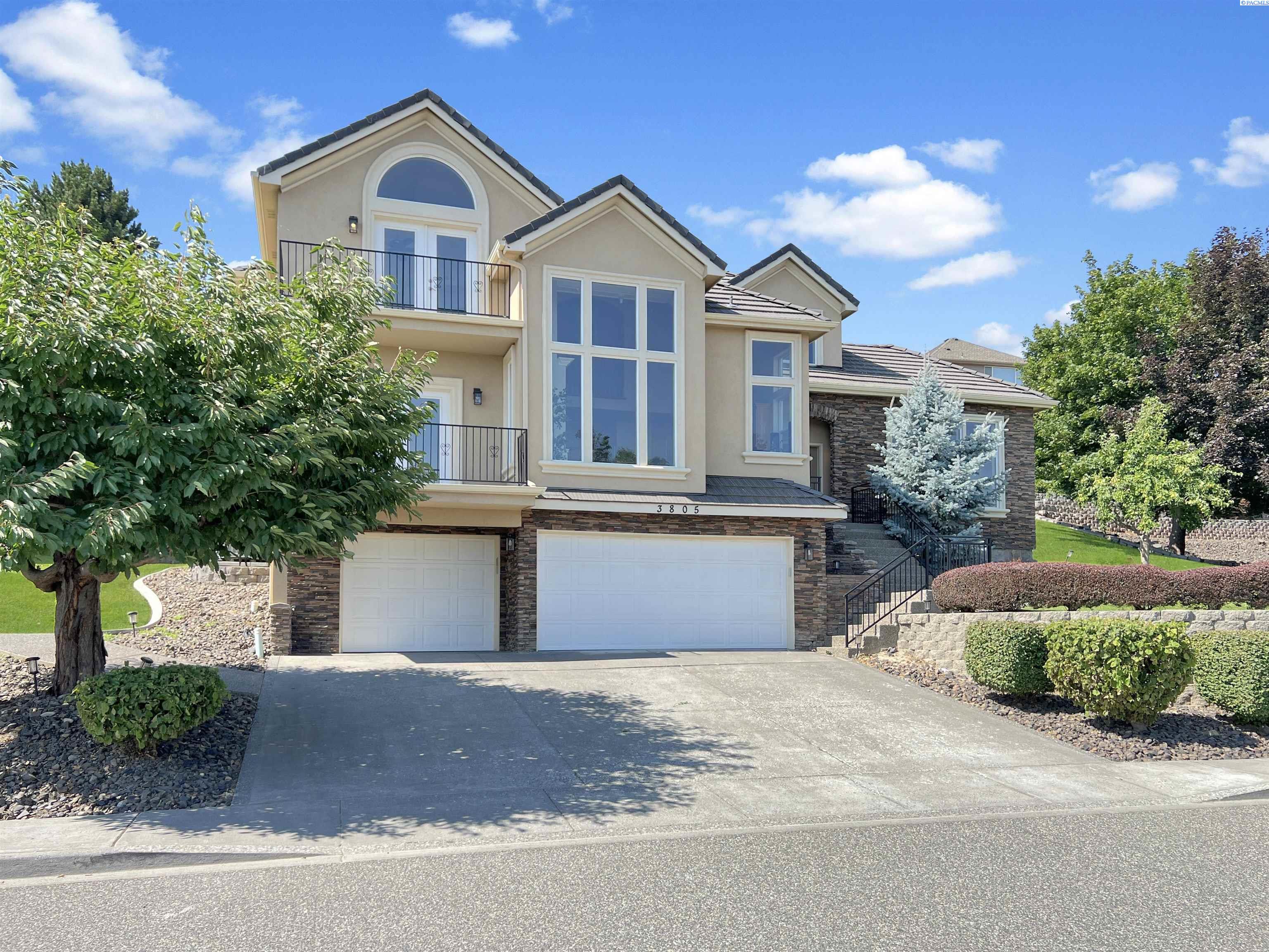 3805 W 42nd Ave, Kennewick, WA 99337