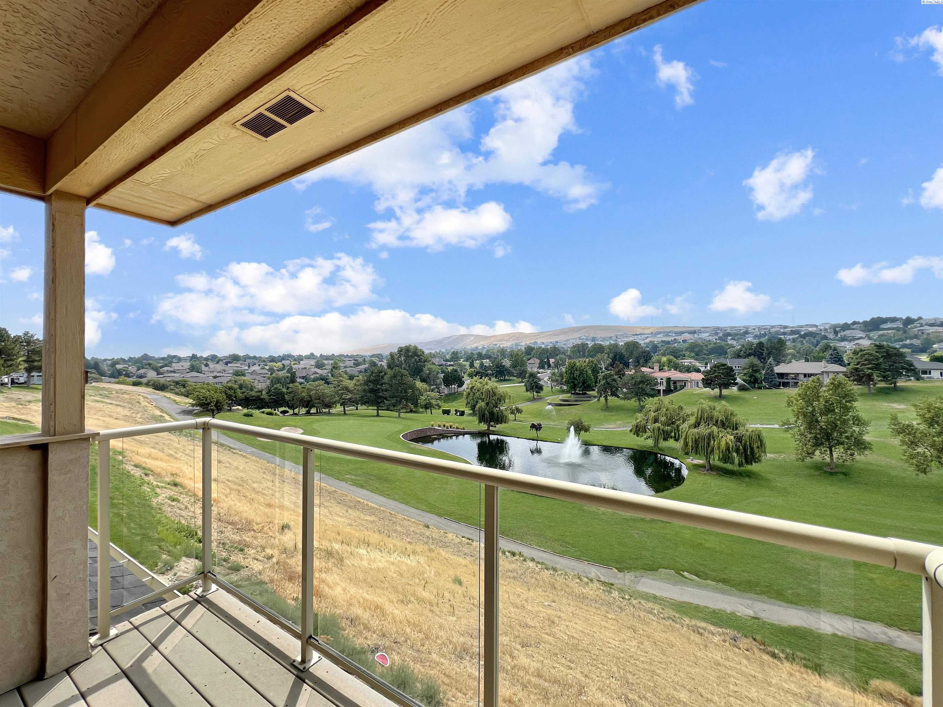 3710 D-101 W Canyon Lakes Dr #D101, Kennewick, WA 99337