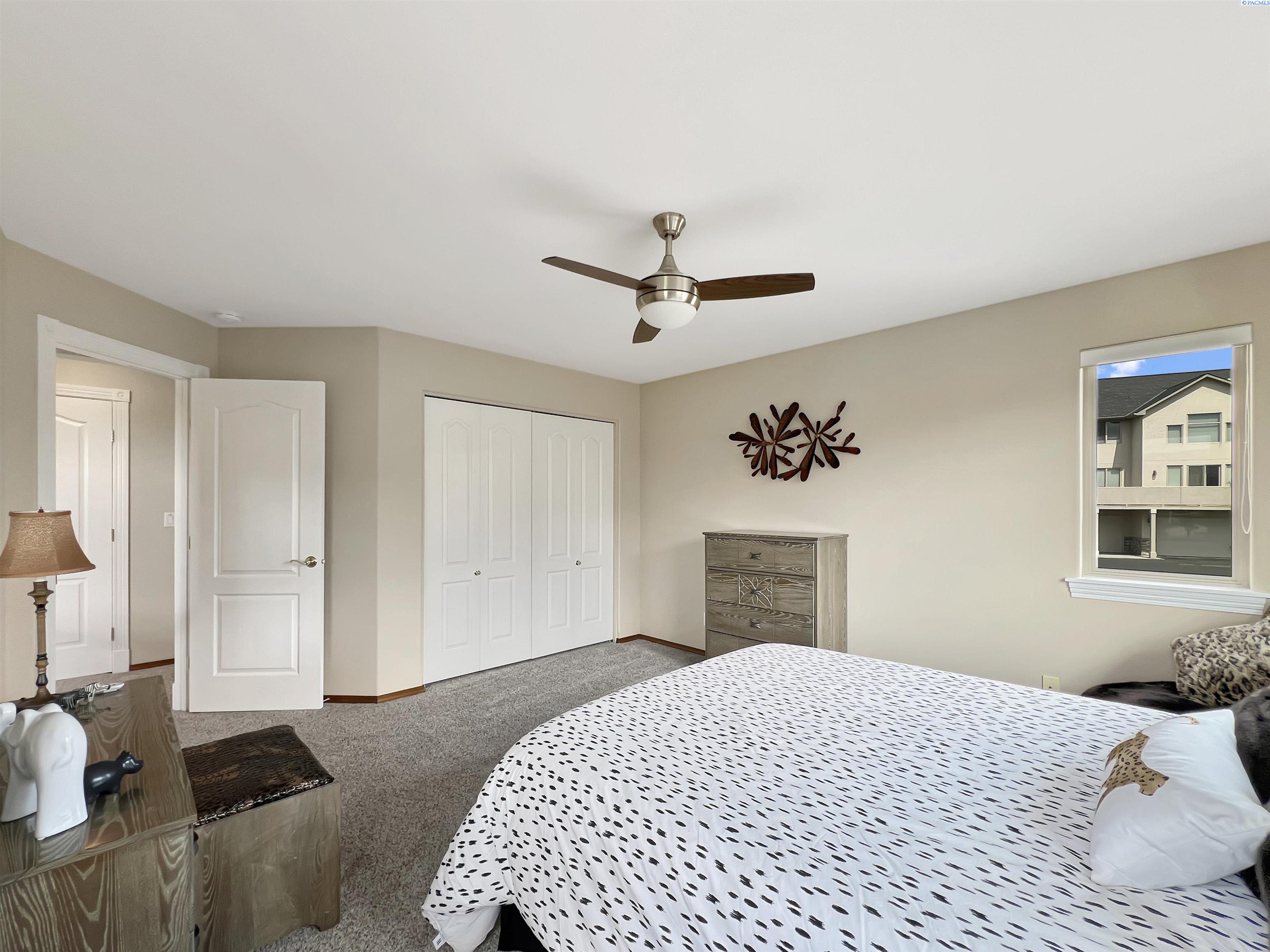 3710 D-101 W Canyon Lakes Dr #D101, Kennewick, WA 99337