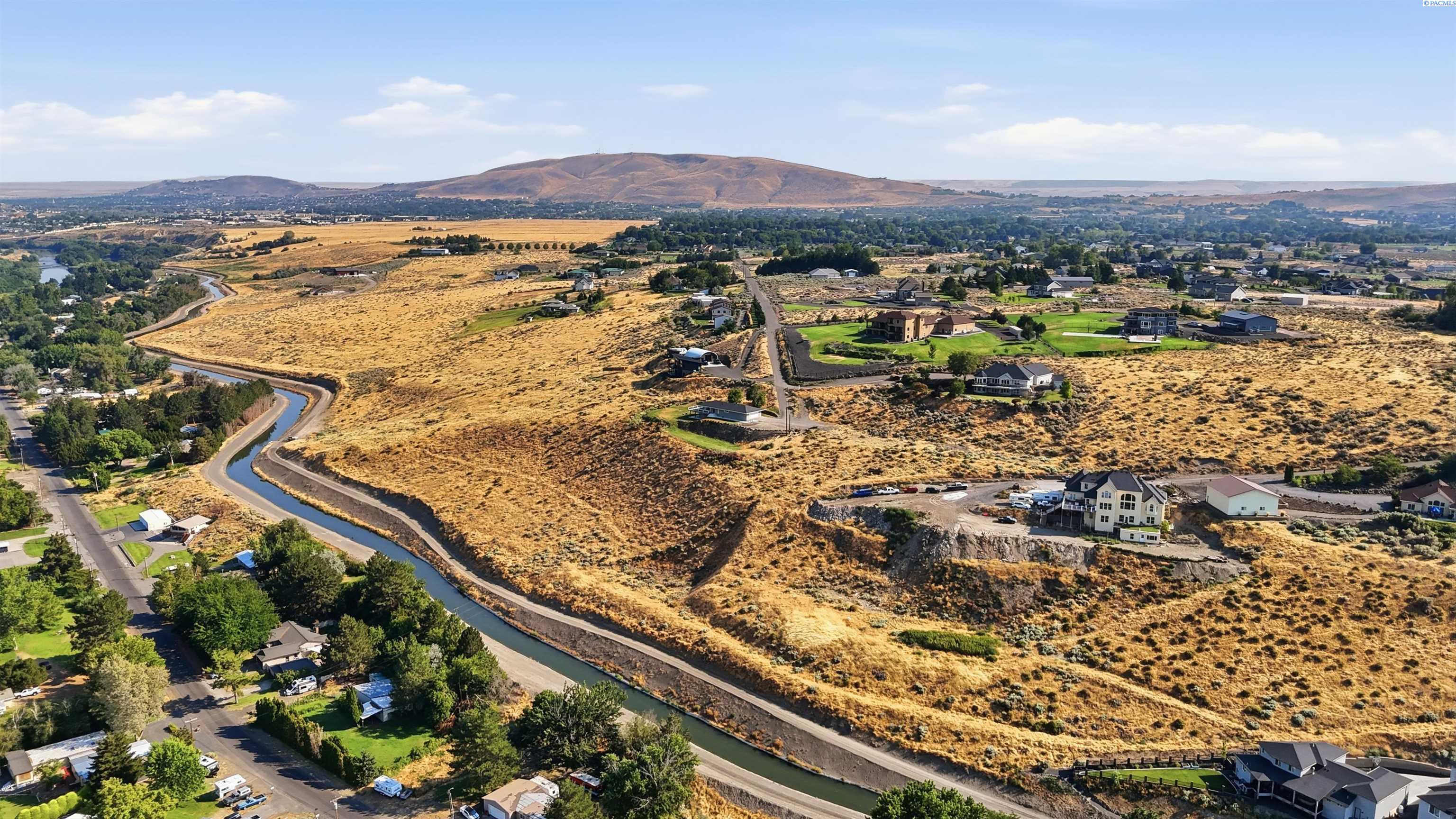 1830 N Artemis Ridge Pr Ne, West Richland, WA 99353
