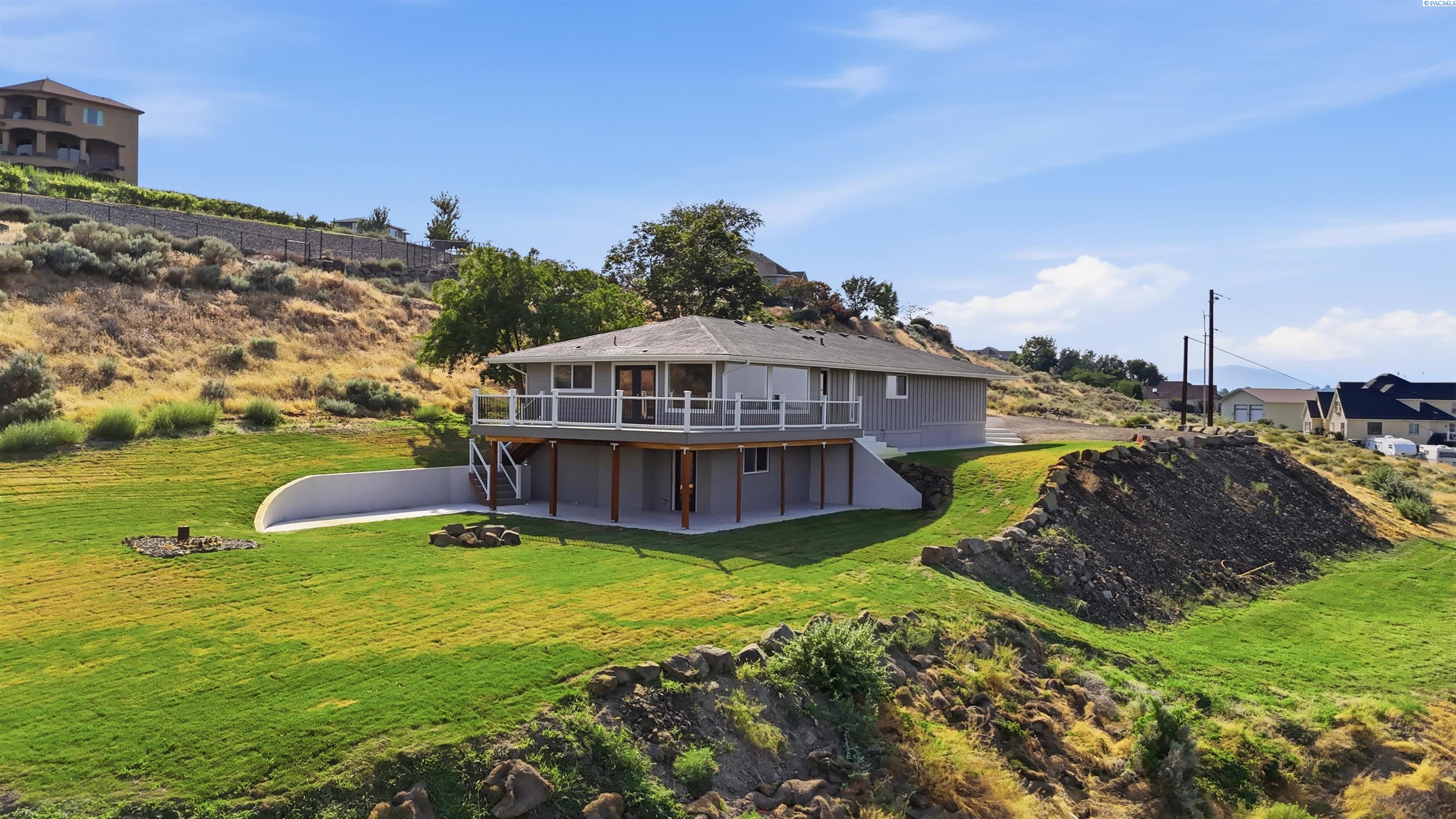 1830 N Artemis Ridge Pr Ne, West Richland, WA 99353