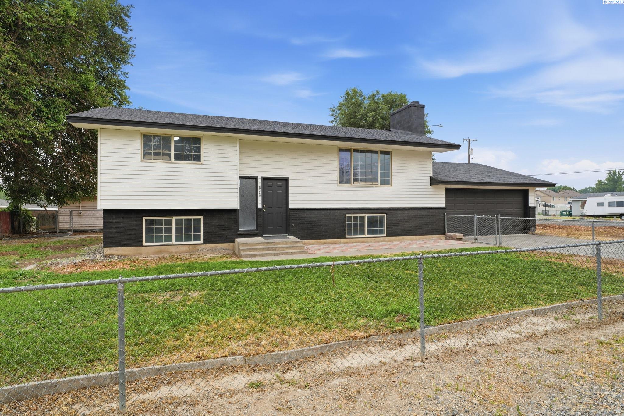 1828 W 19th Ave, Kennewick, WA 99337