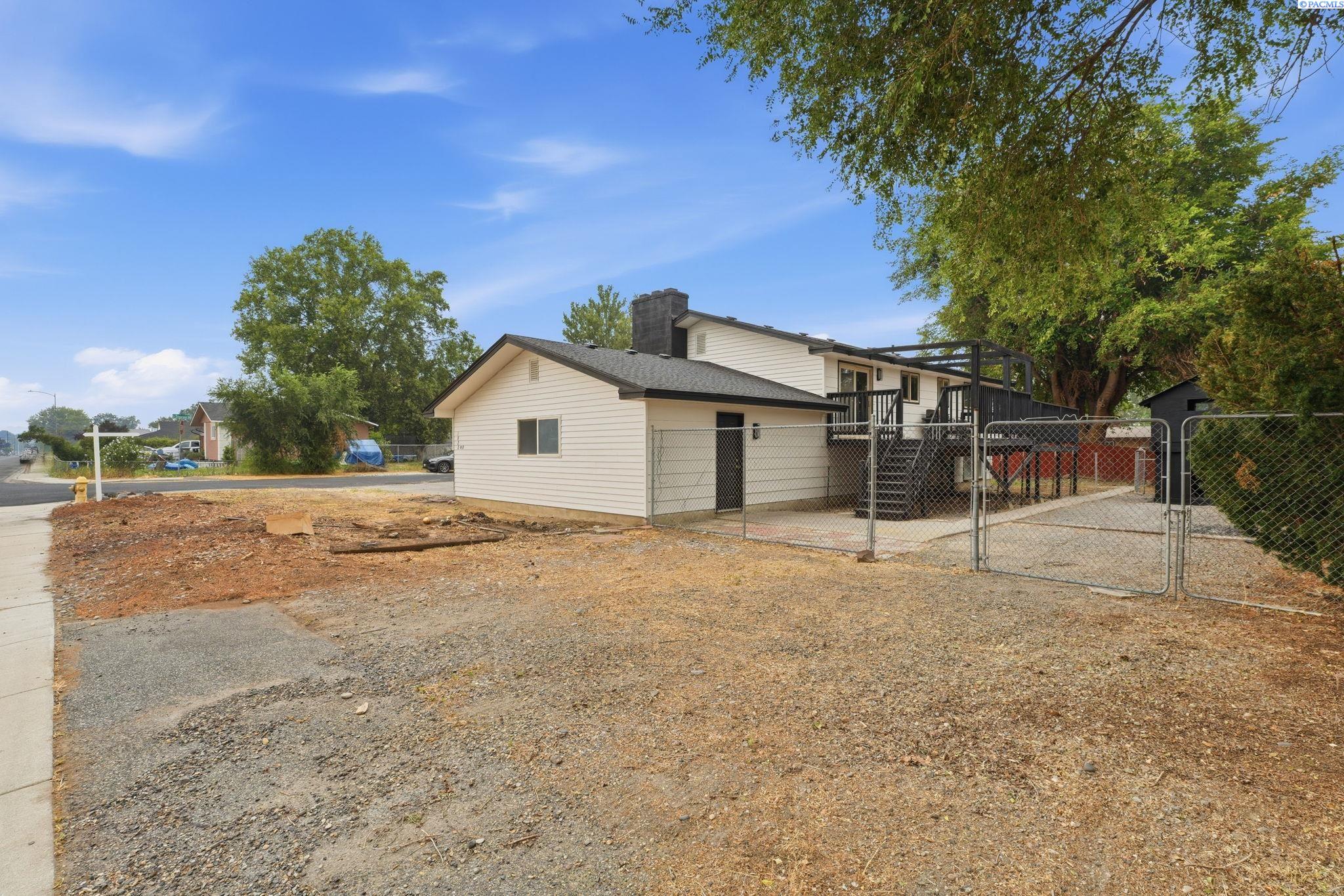 1828 W 19th Ave, Kennewick, WA 99337