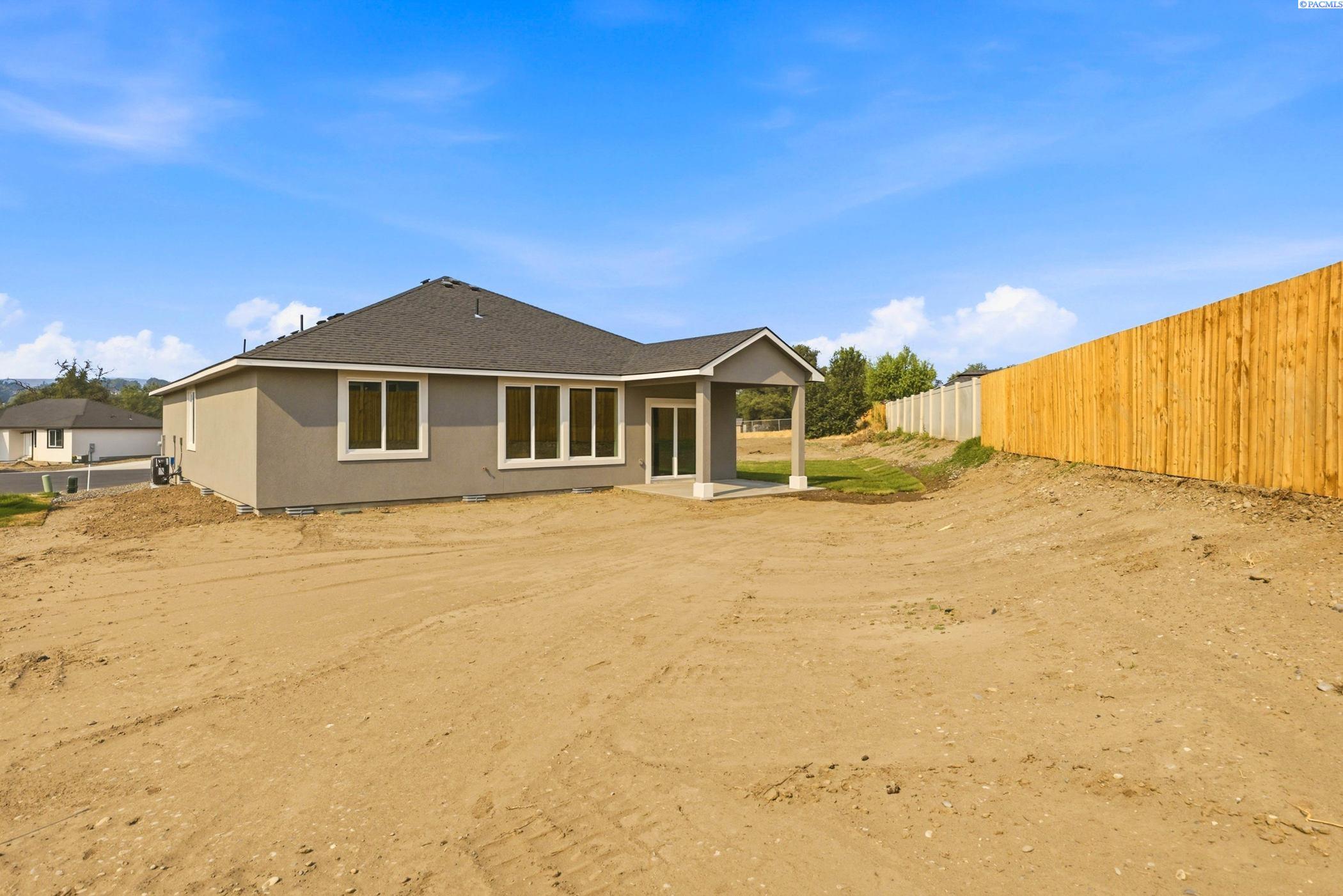 2119 S Elm Pl, Kennewick, WA 99337