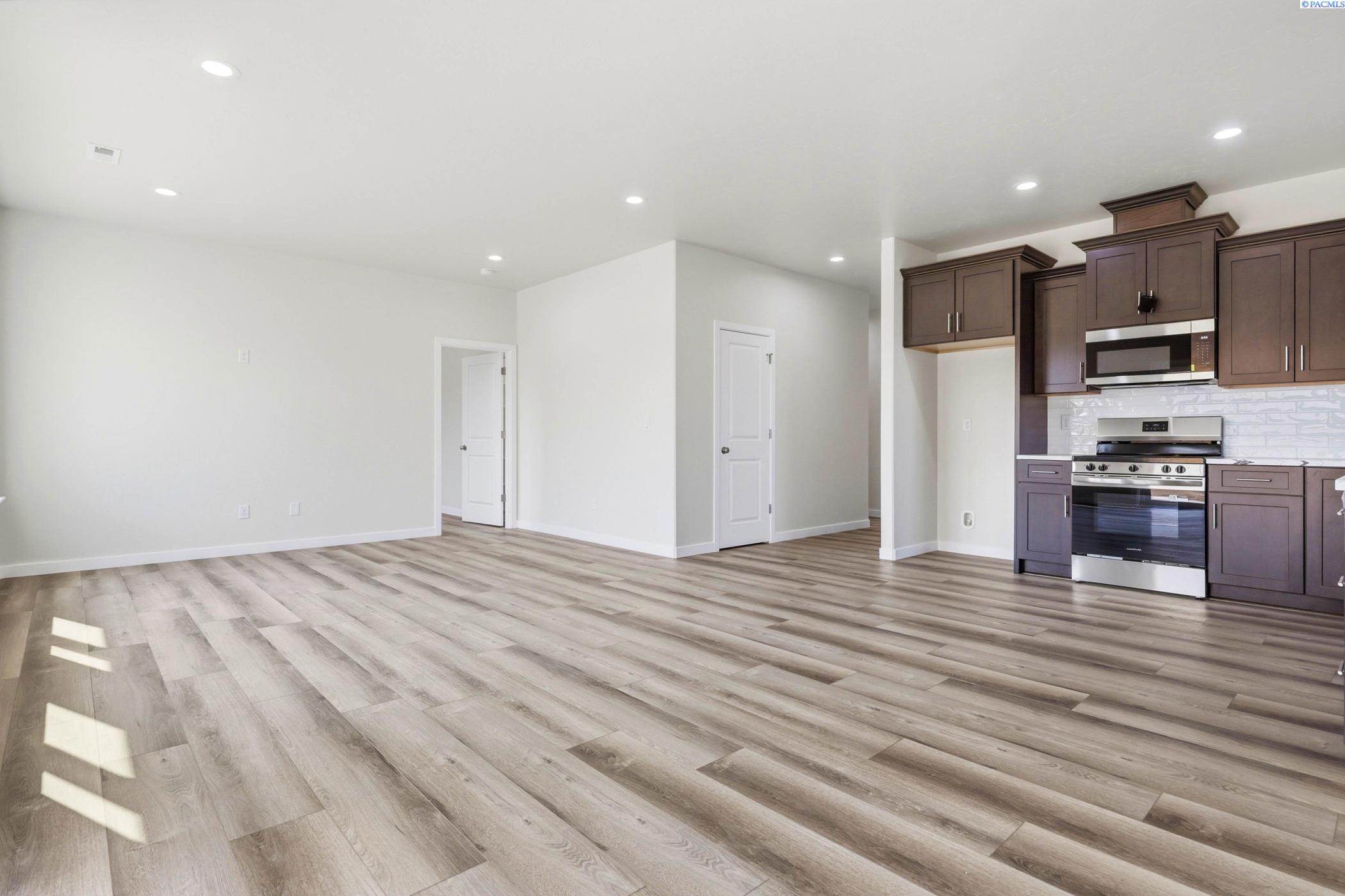 2119 S Elm Pl, Kennewick, WA 99337