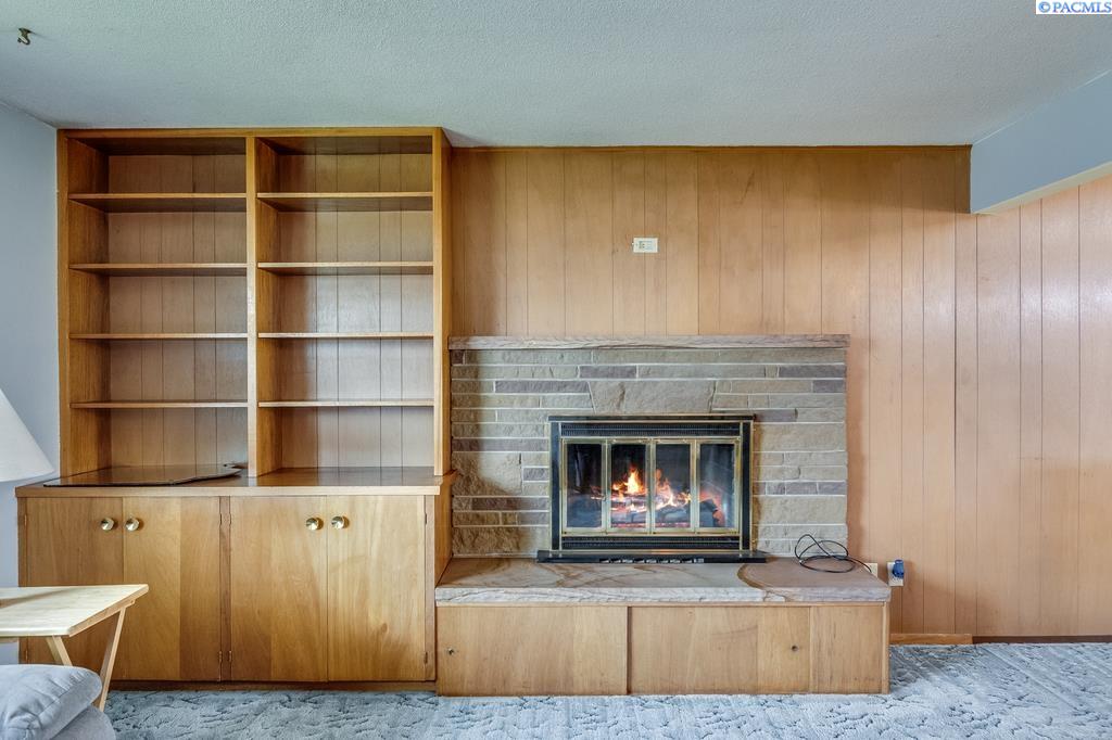4012 W Deschutes Ave, Kennewick, WA 99336