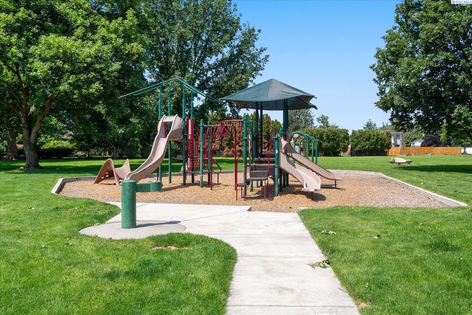 1948 Mahan Ave, Richland, WA 99354