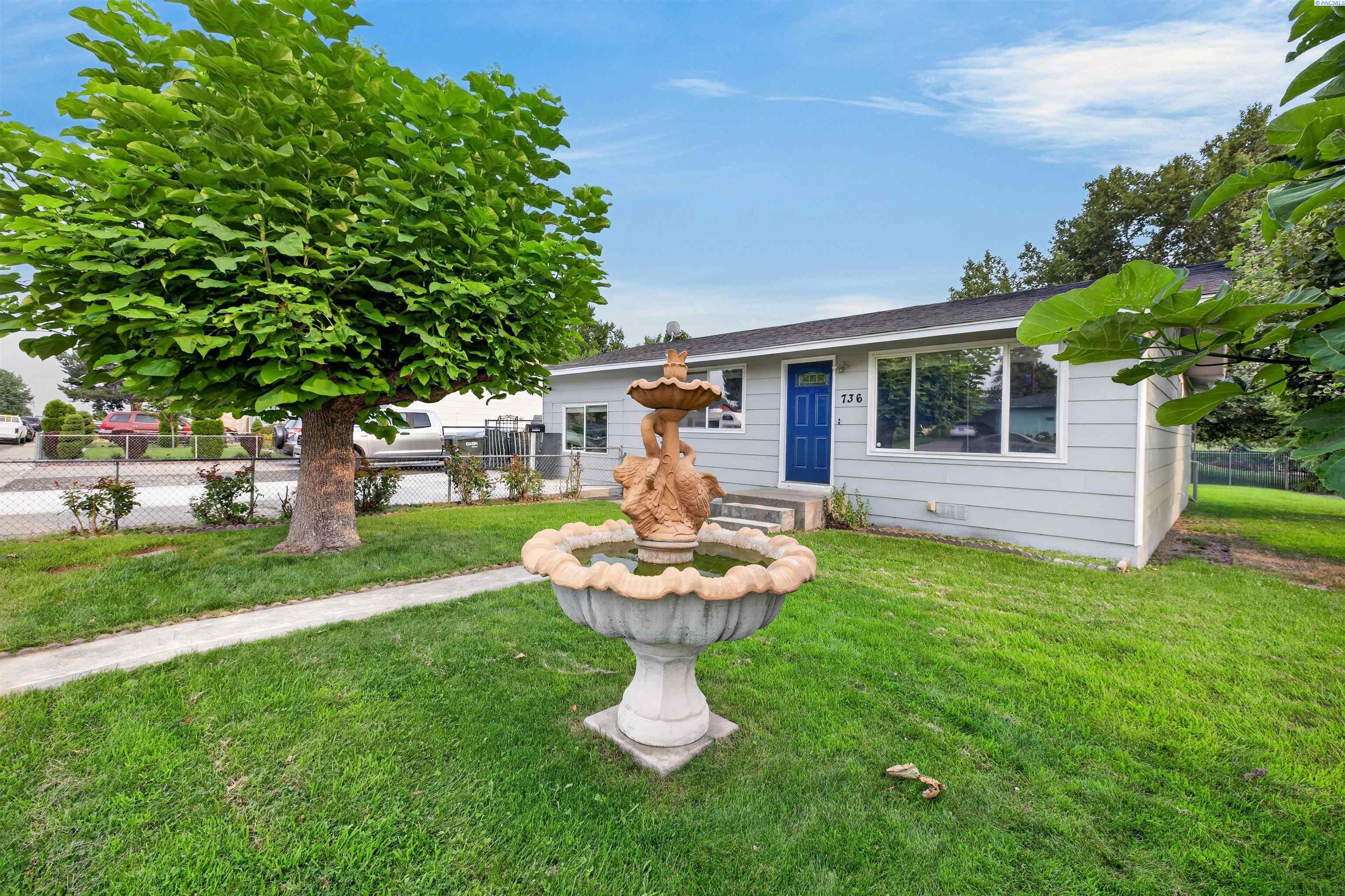 736 W Leola St, Pasco, WA 99301