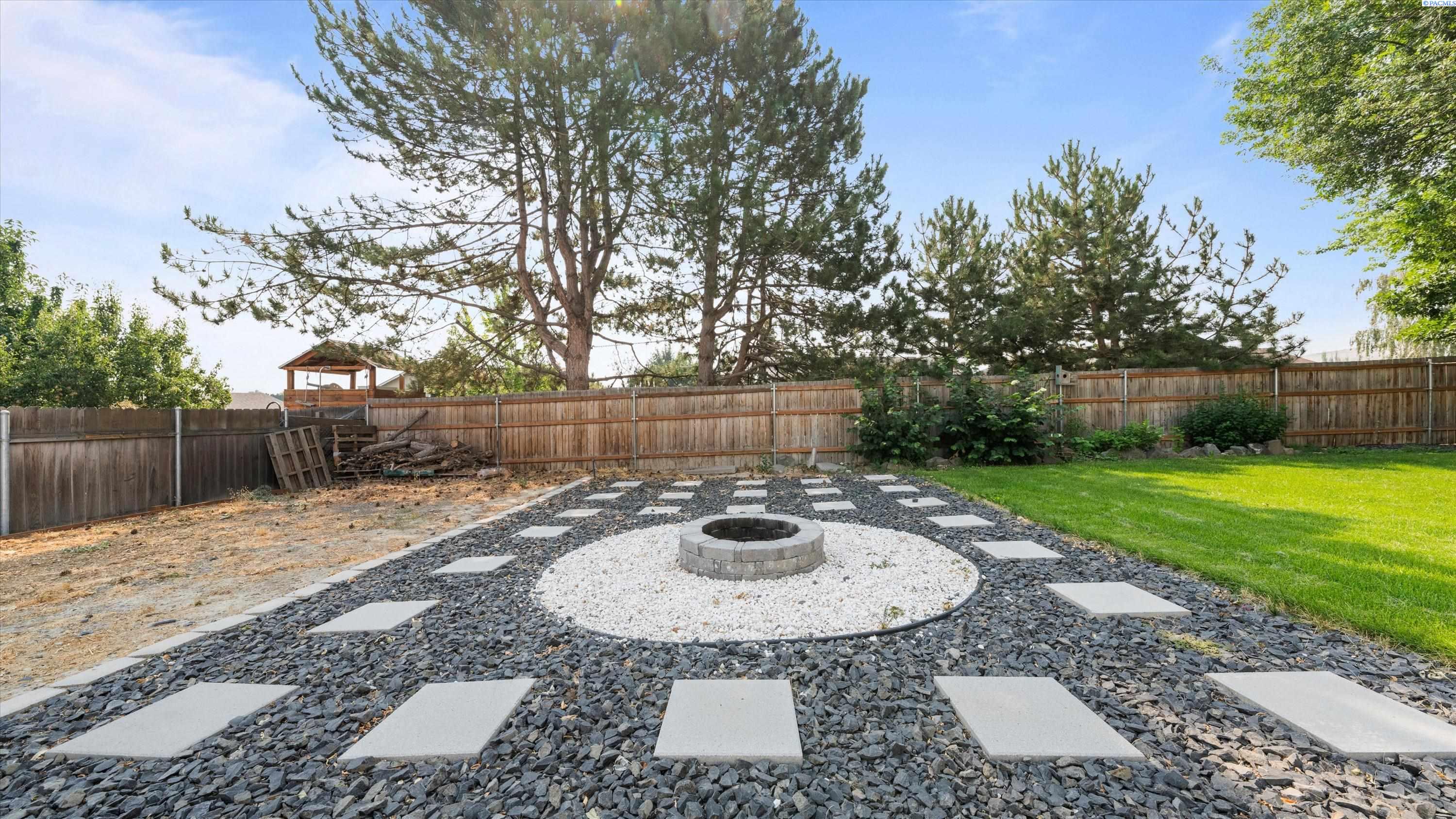 5001 S Dayton Pl, Kennewick, WA 99337