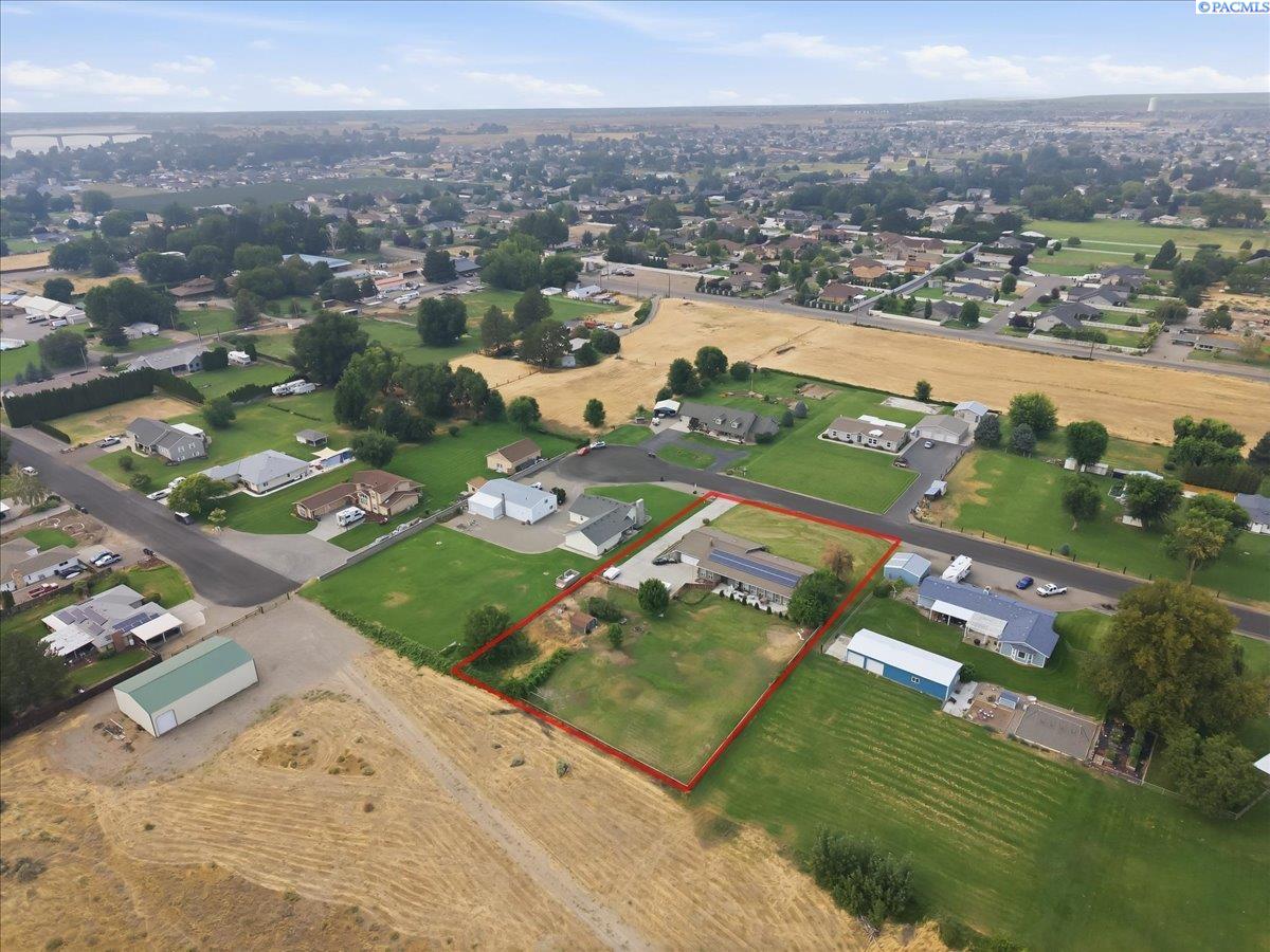 8916 W Dradie St, Pasco, WA 99301