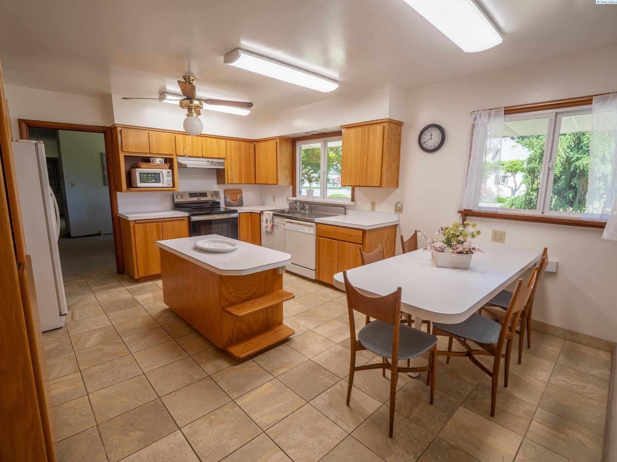 1021 Prosser Ave, Prosser, WA 99350-0000