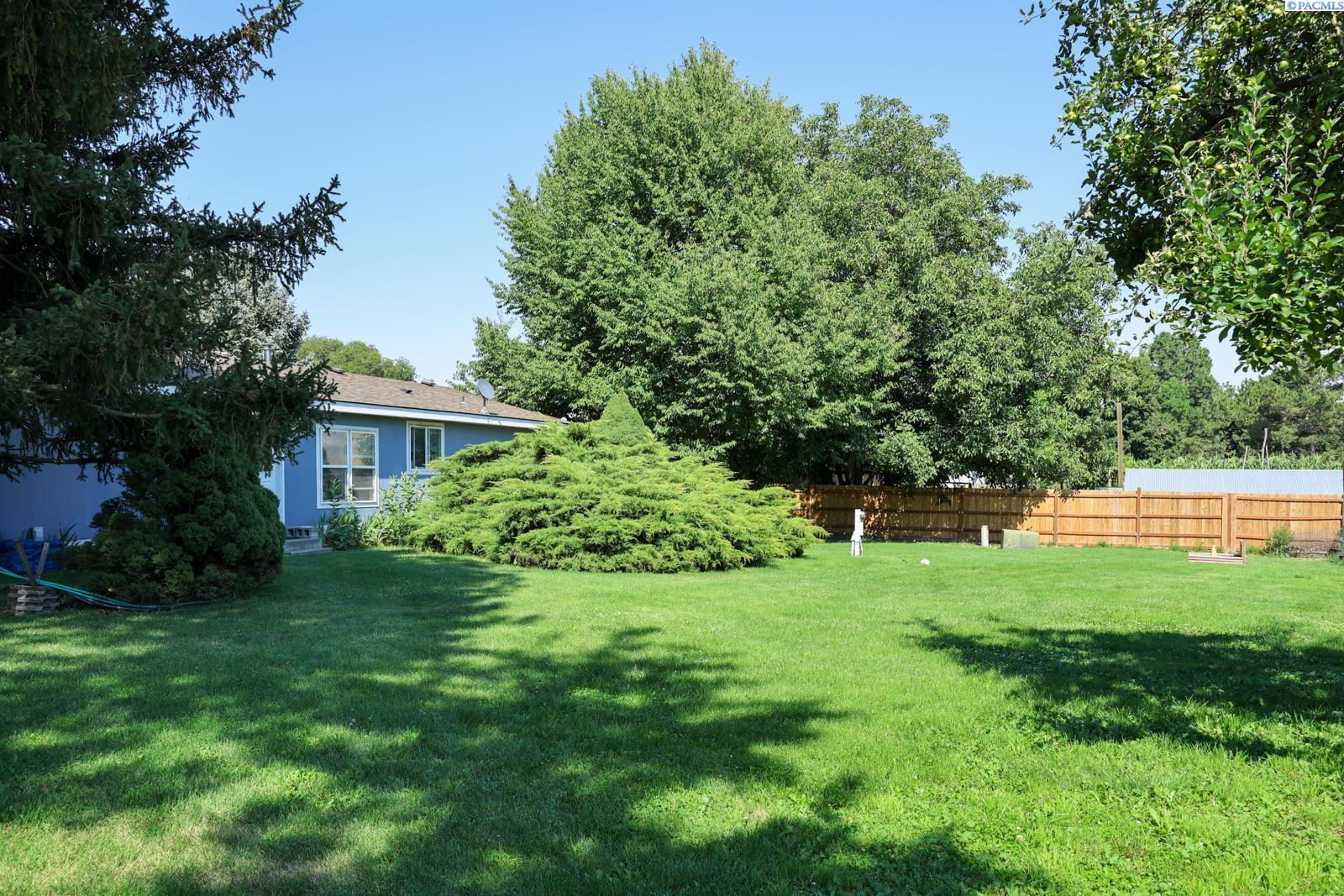 86503 W Old Inland Empire Hw, Prosser, WA 99350