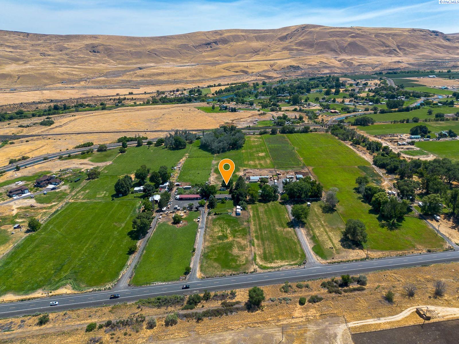 86503 W Old Inland Empire Hw, Prosser, WA 99350