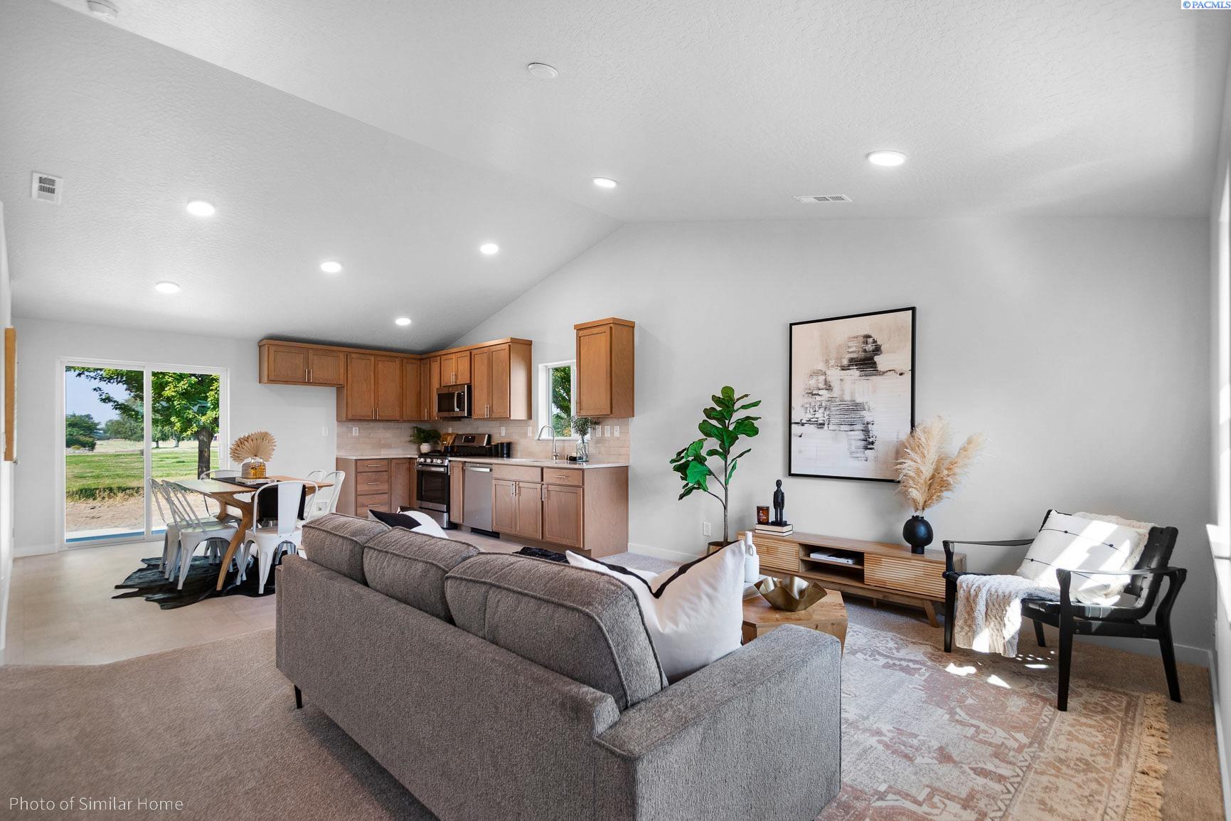 6528 Desert Ridge Ln, Pasco, WA 99301