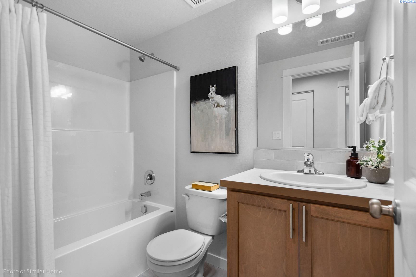 6528 Desert Ridge Ln, Pasco, WA 99301
