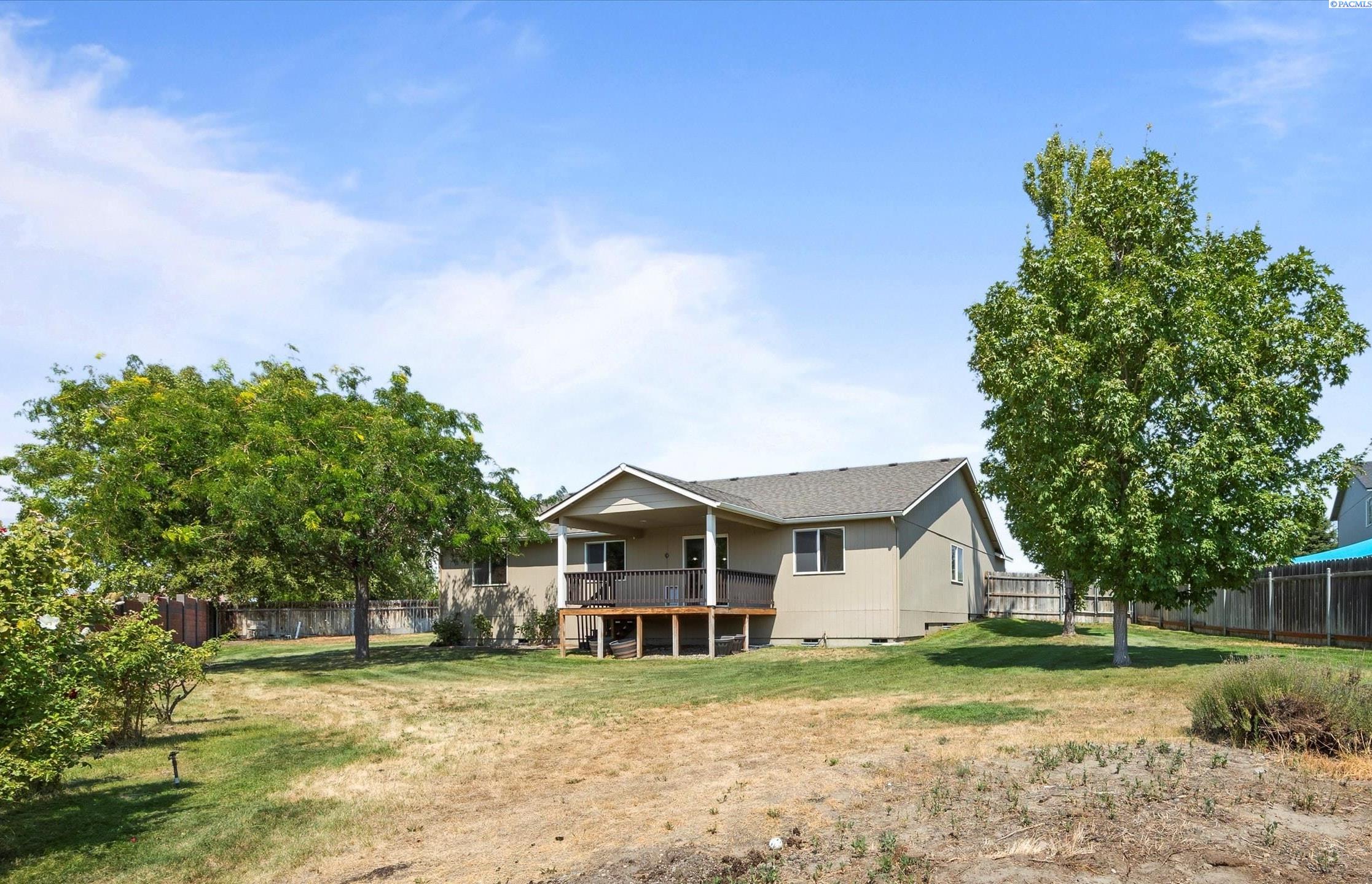 5703 Monica Ct, West Richland, WA 99353