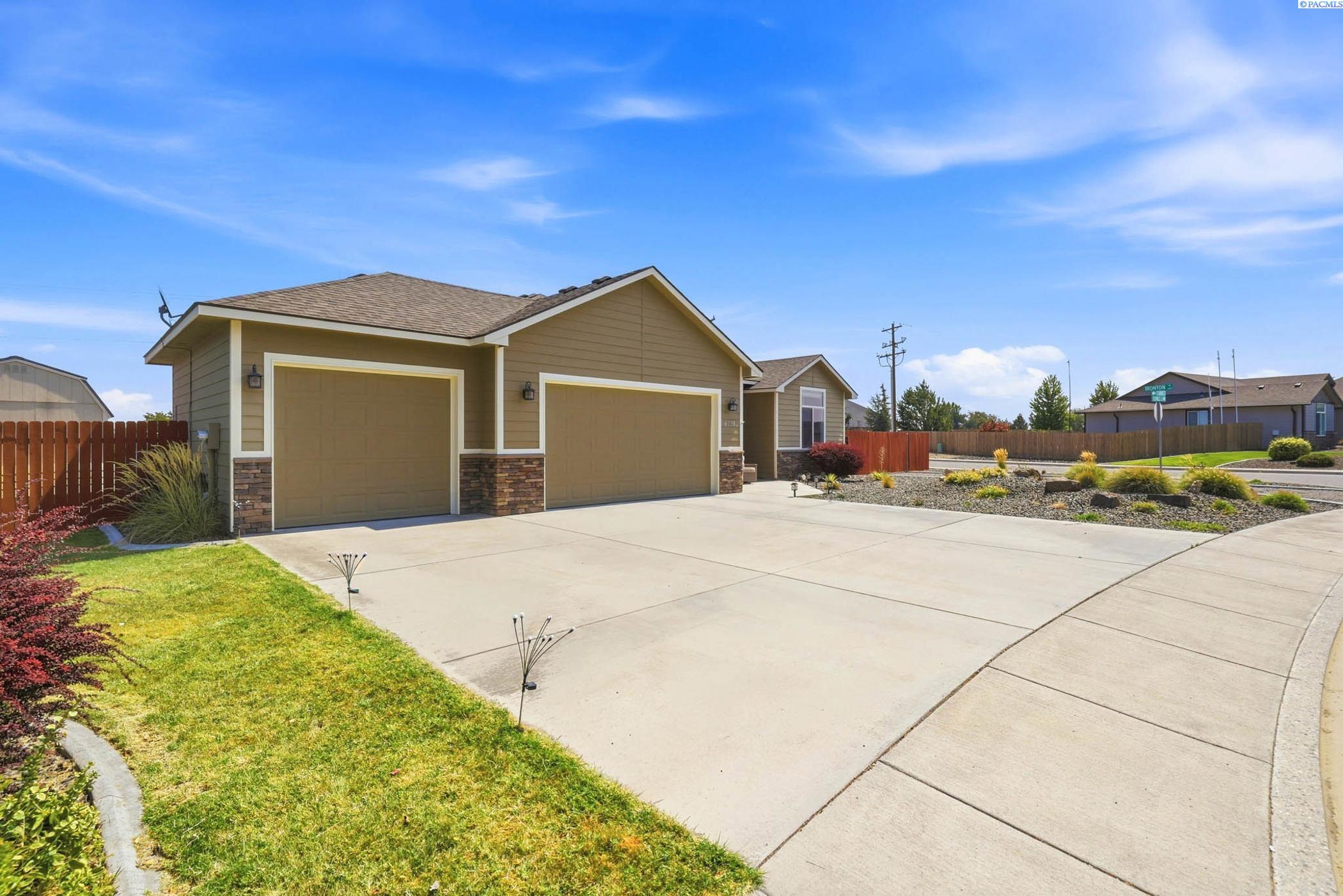 6228 Cobalt Dr, West Richland, WA 99353