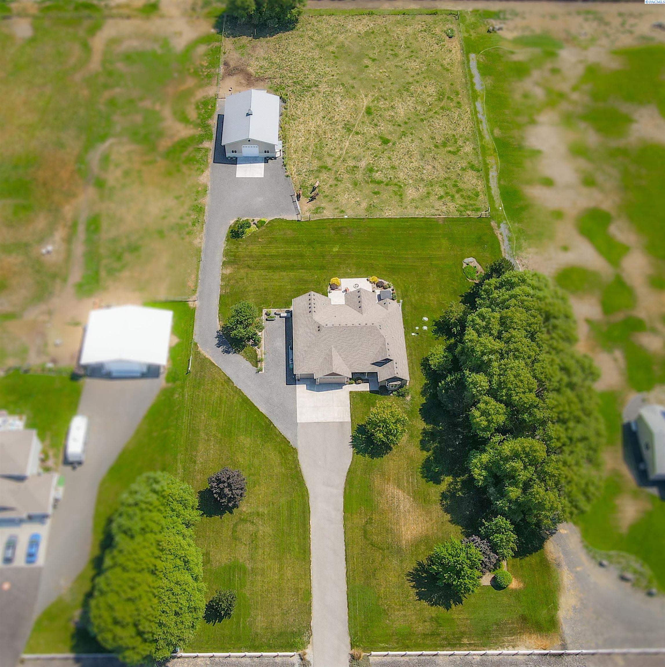 12115 Paige Ln, Prosser, WA 99350