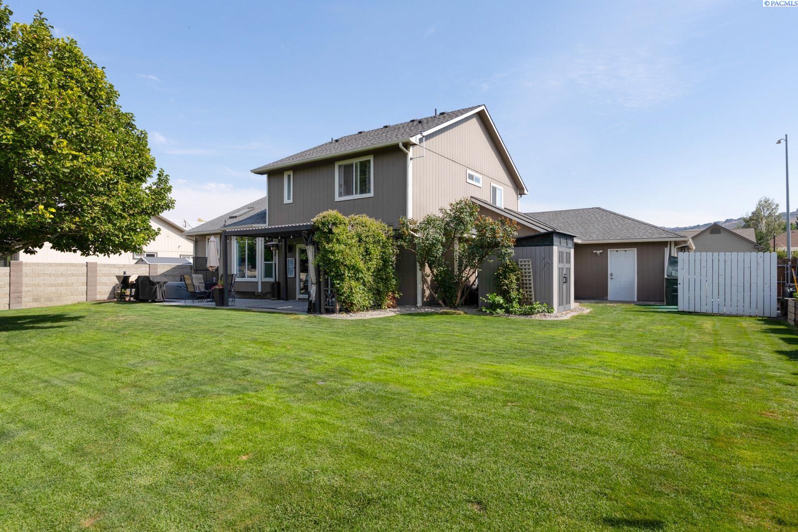 312 Oahu St, Richland, WA 99352