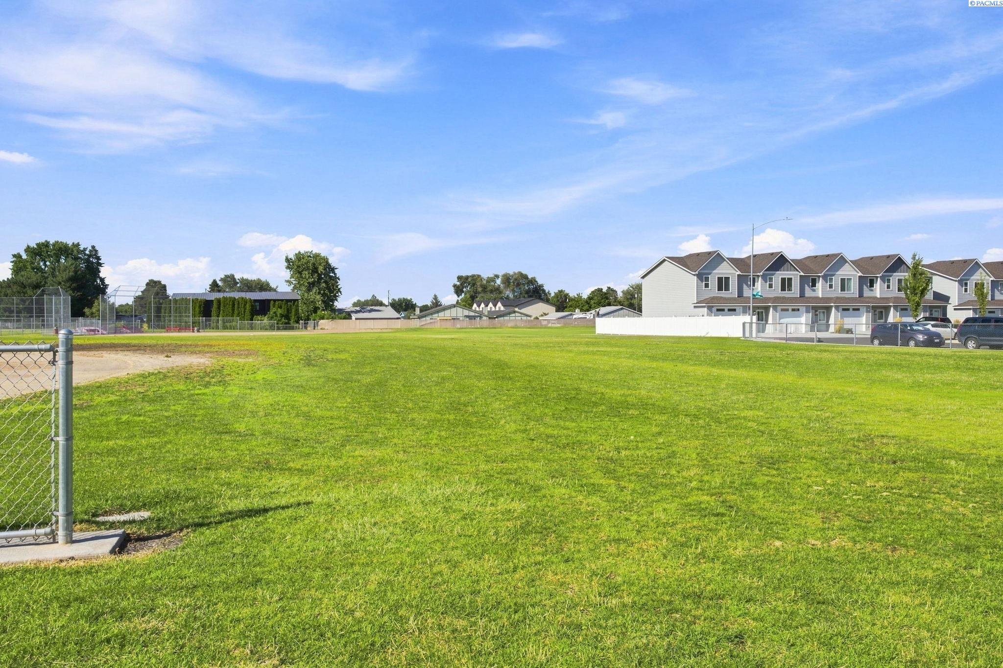 3990 W 5th Pl, Kennewick, WA 99336
