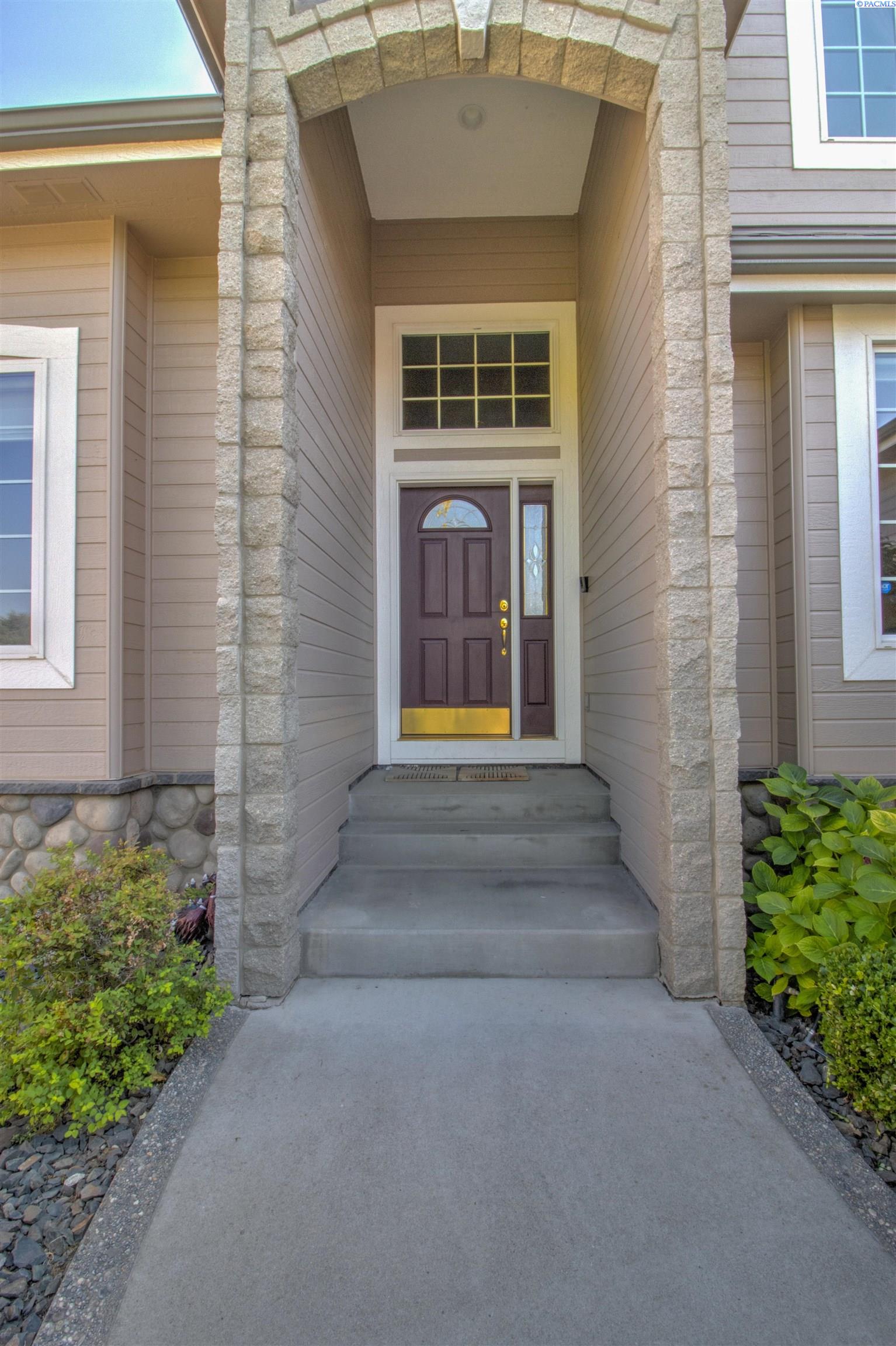 2116 Newhaven Loop, Richland, WA 99352