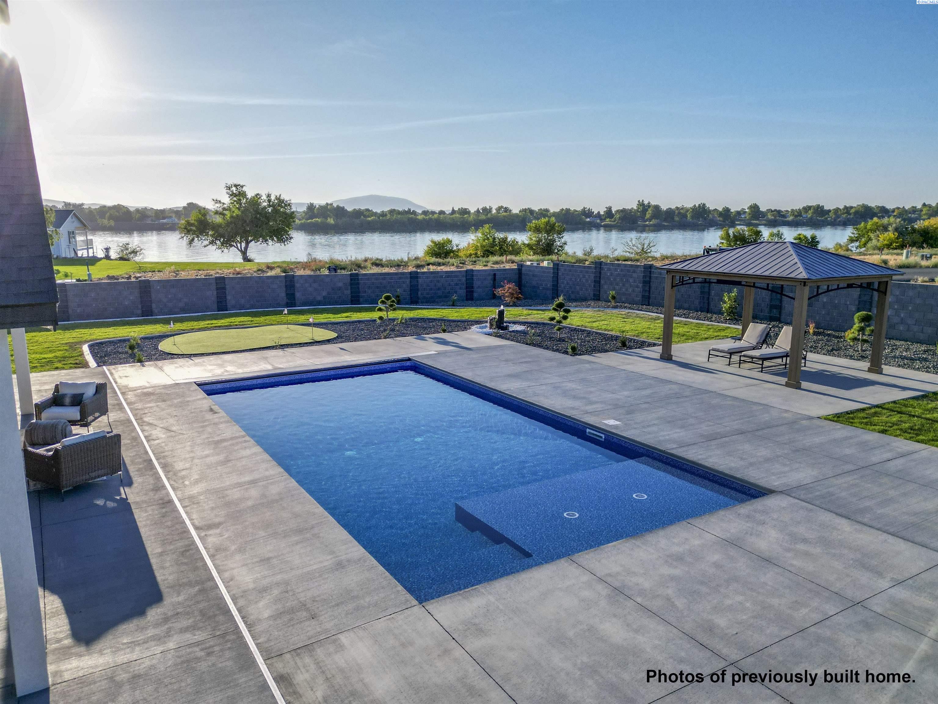 851 W 56th Ave, Kennewick, WA 99337