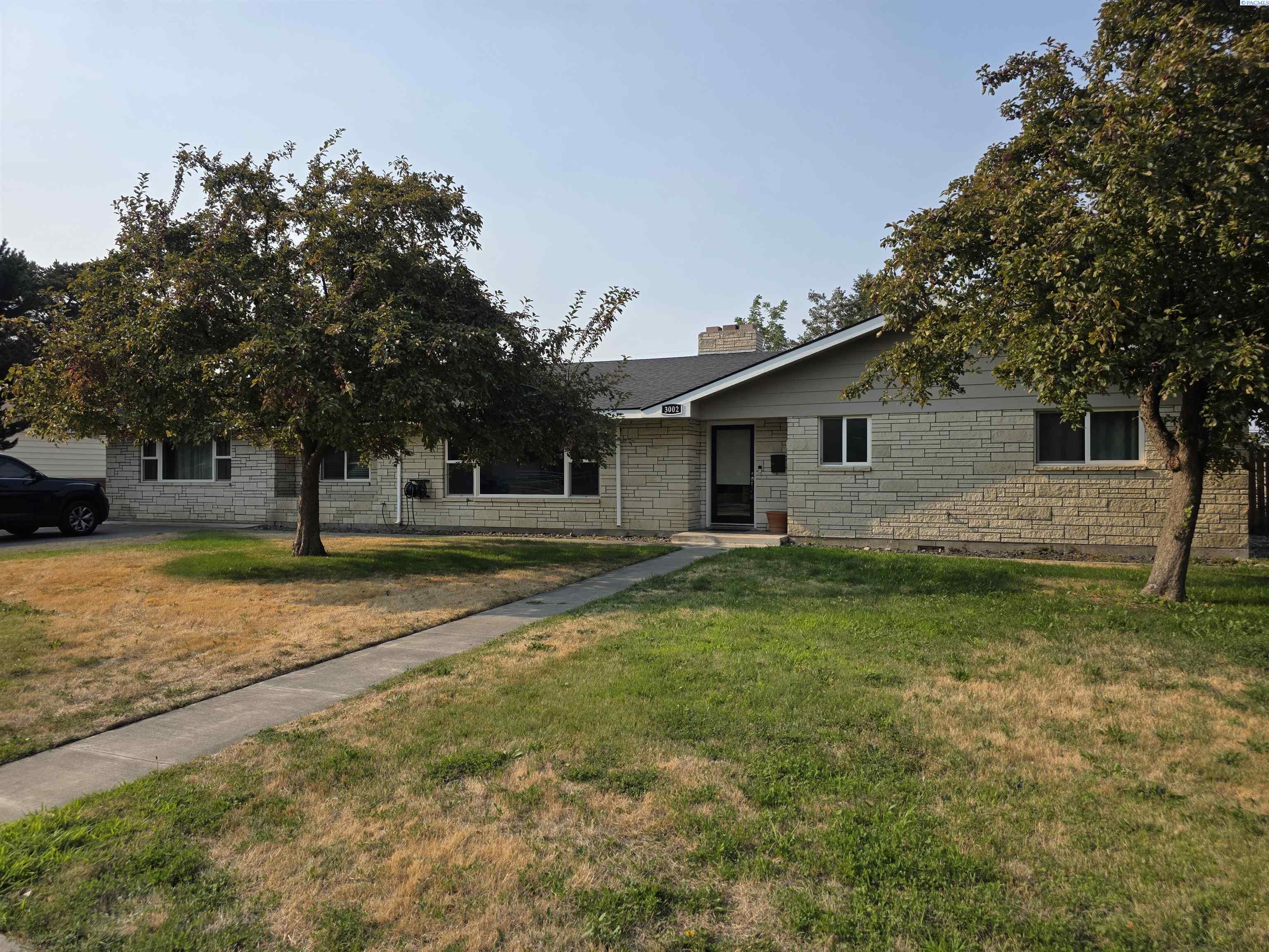 3002 W Metaline Pl, Kennewick, WA 99336