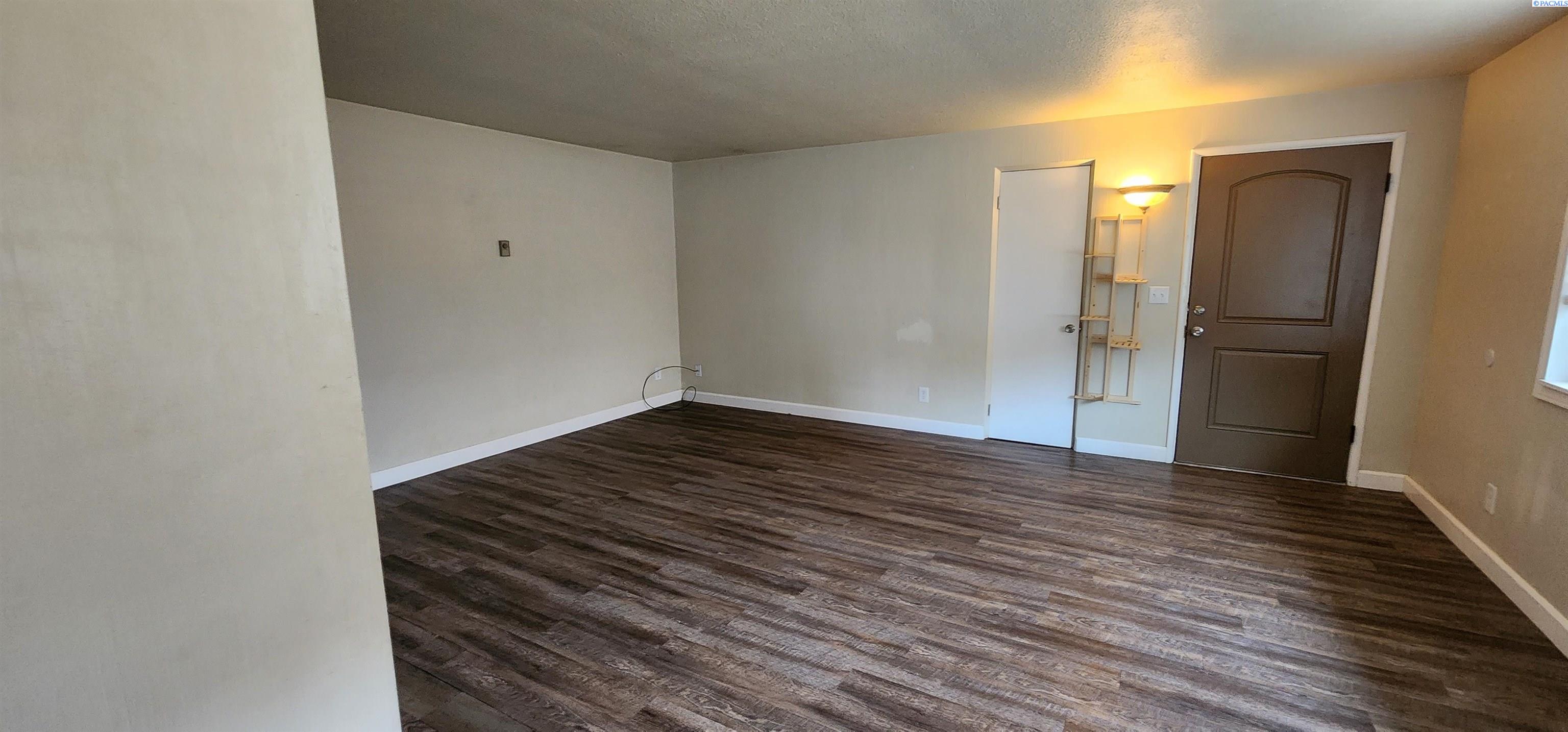 1701 W 5th Ave, Kennewick, WA 99336