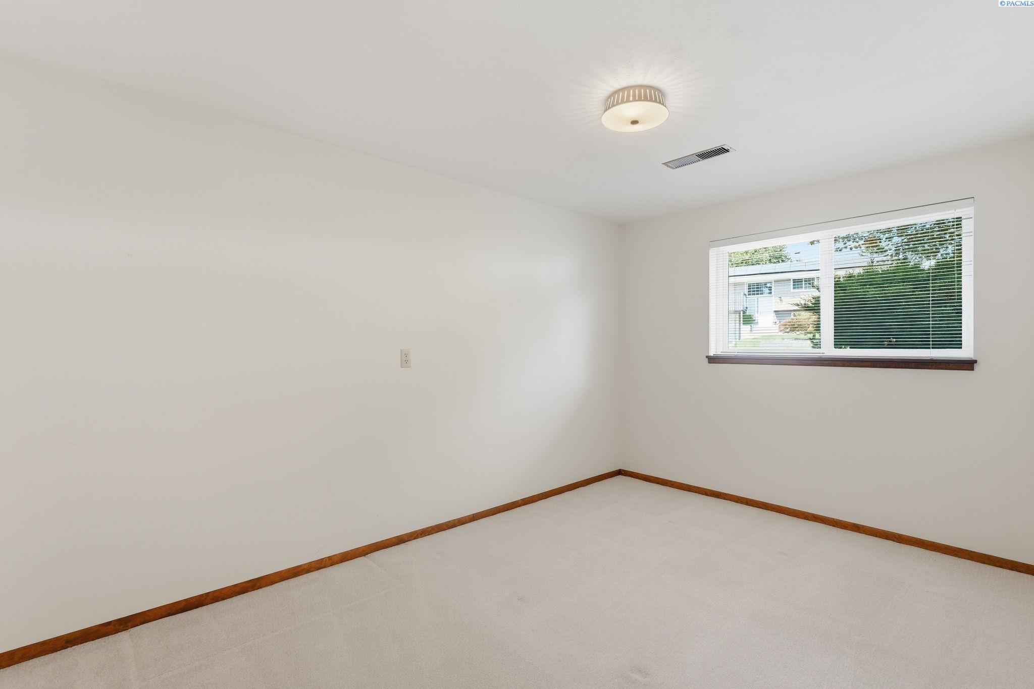 2108 Hoxie Ave, Richland, WA 99354